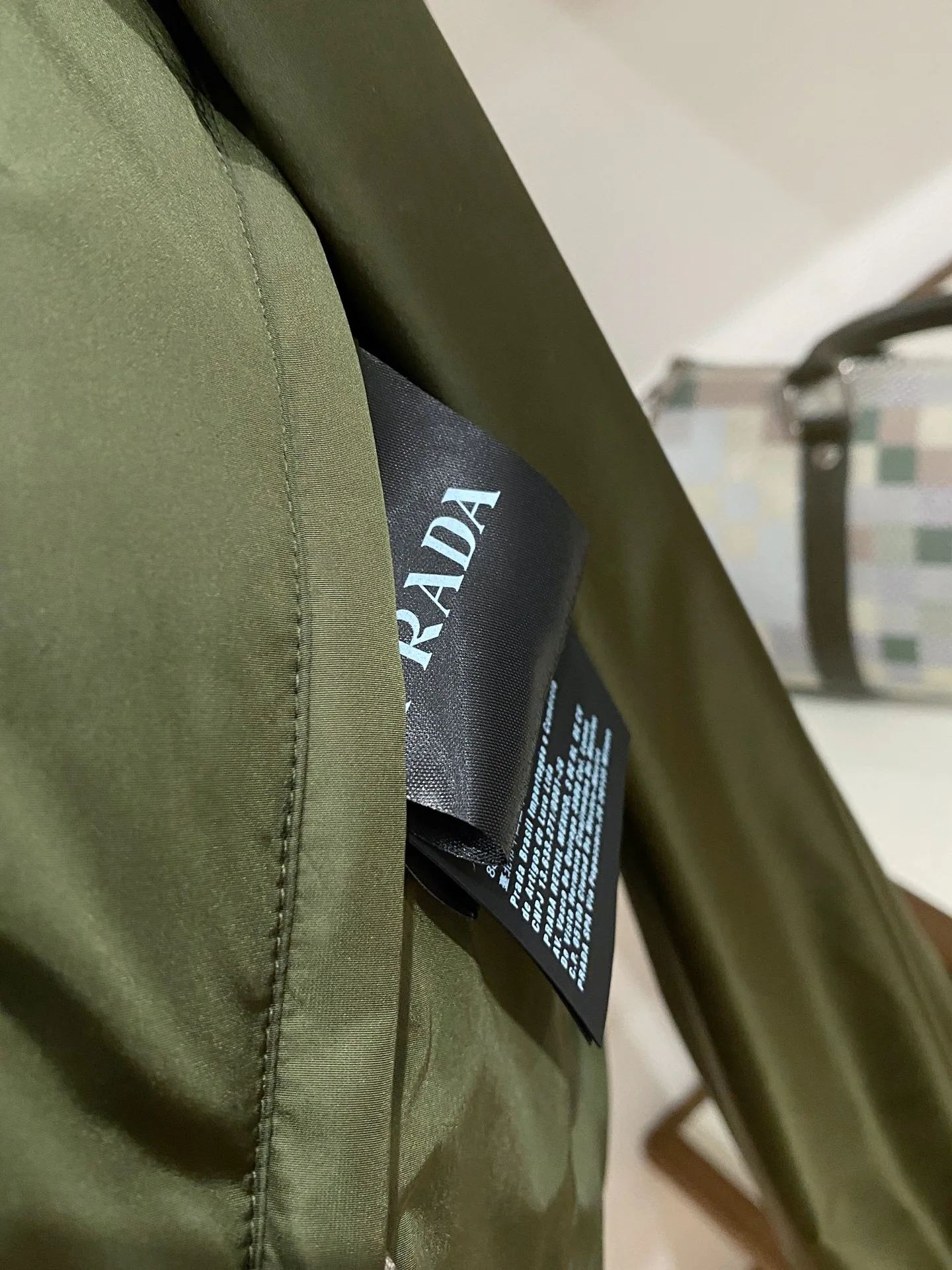 Куртки И Пуховики Мужские Prada 10300301