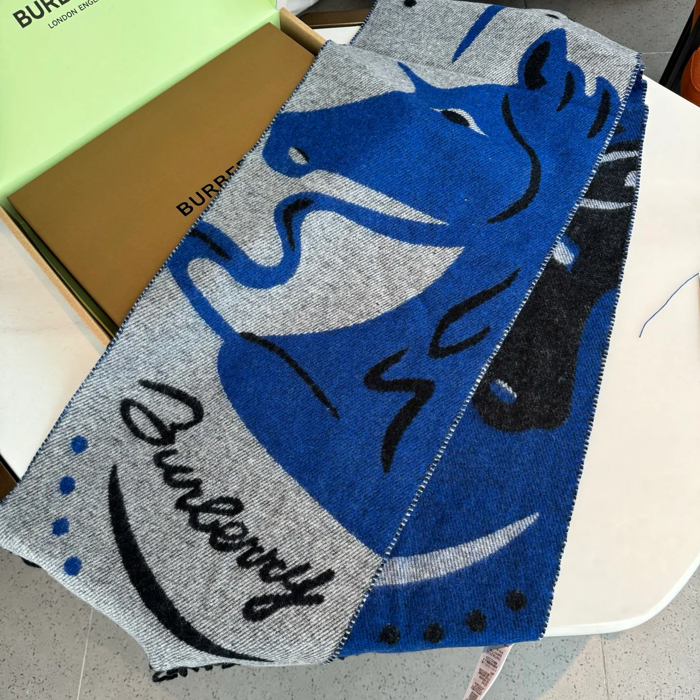 Шарфы Burberry 1303615