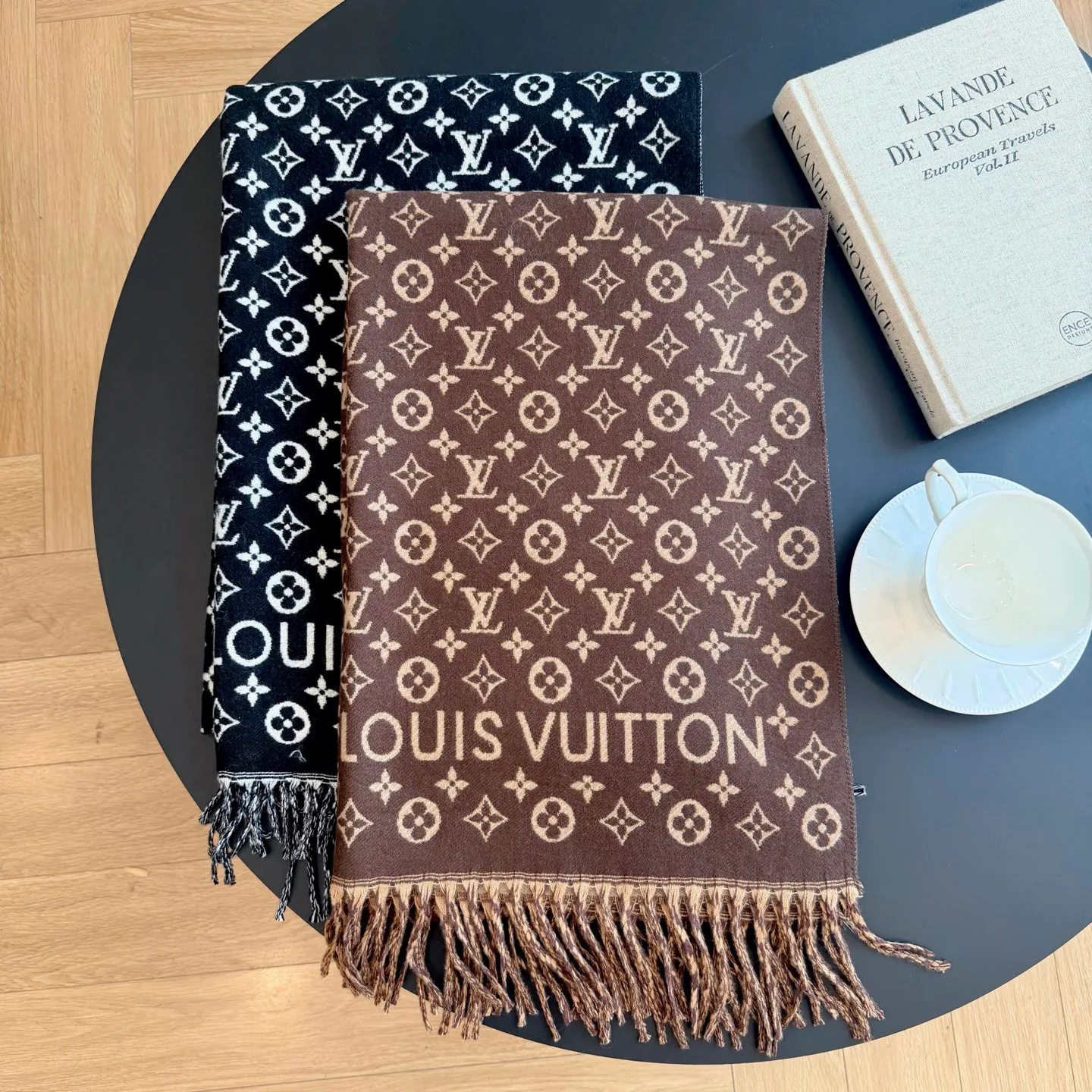 Шарфы Louis Vuitton 18105495