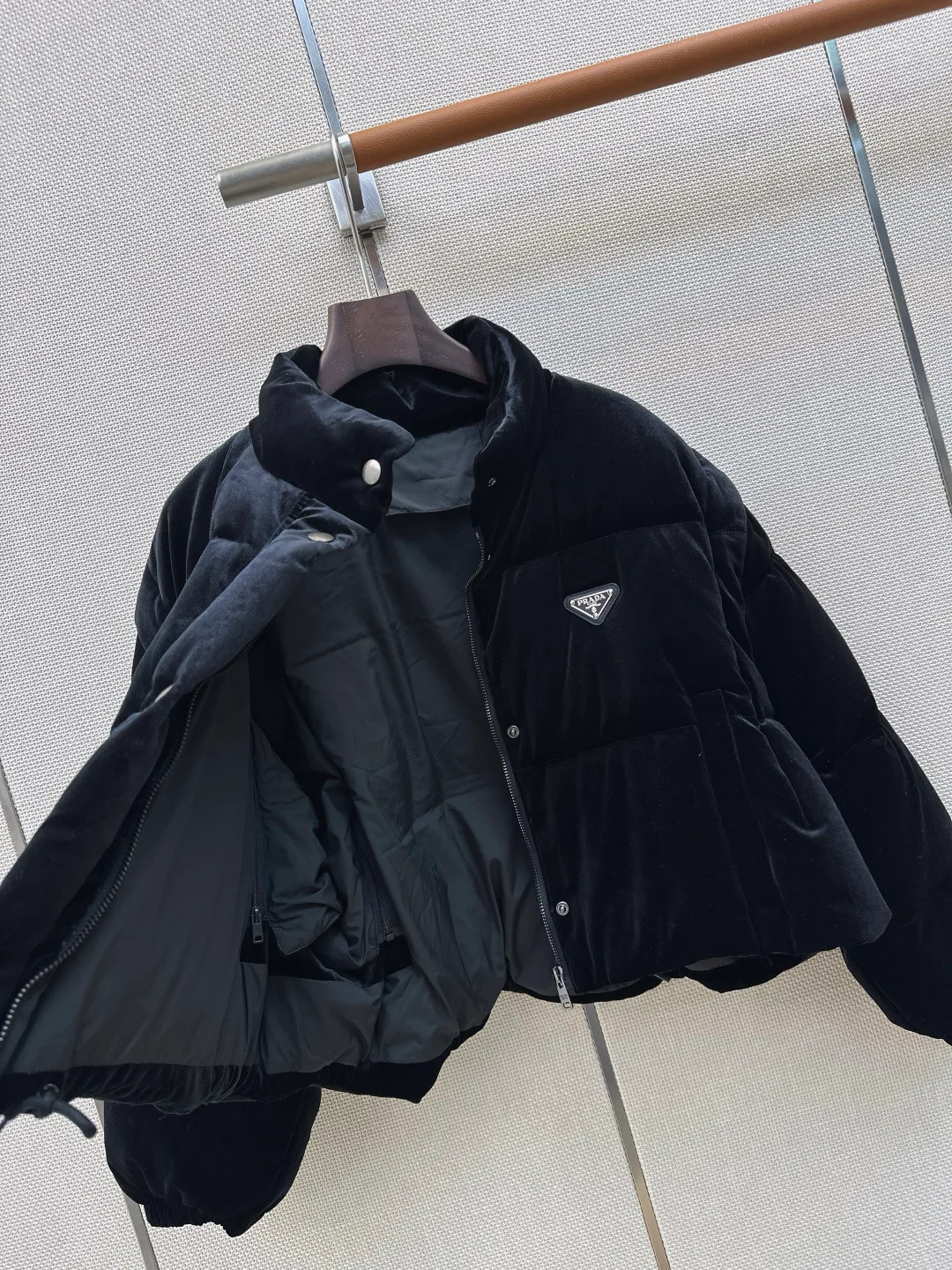 Куртки И Пуховики Женские Prada 18245859