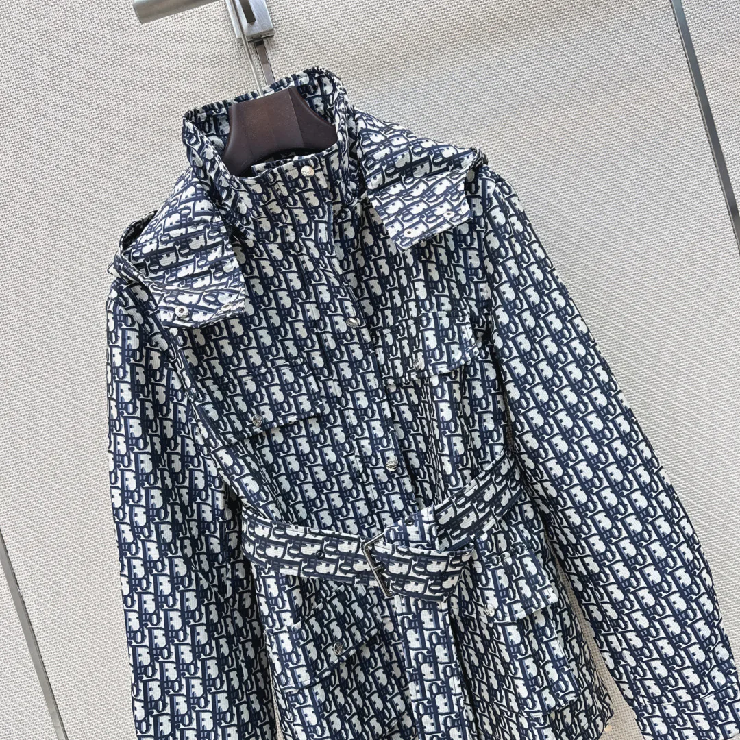 Куртки И Пуховики Женские Christian Dior 18629231