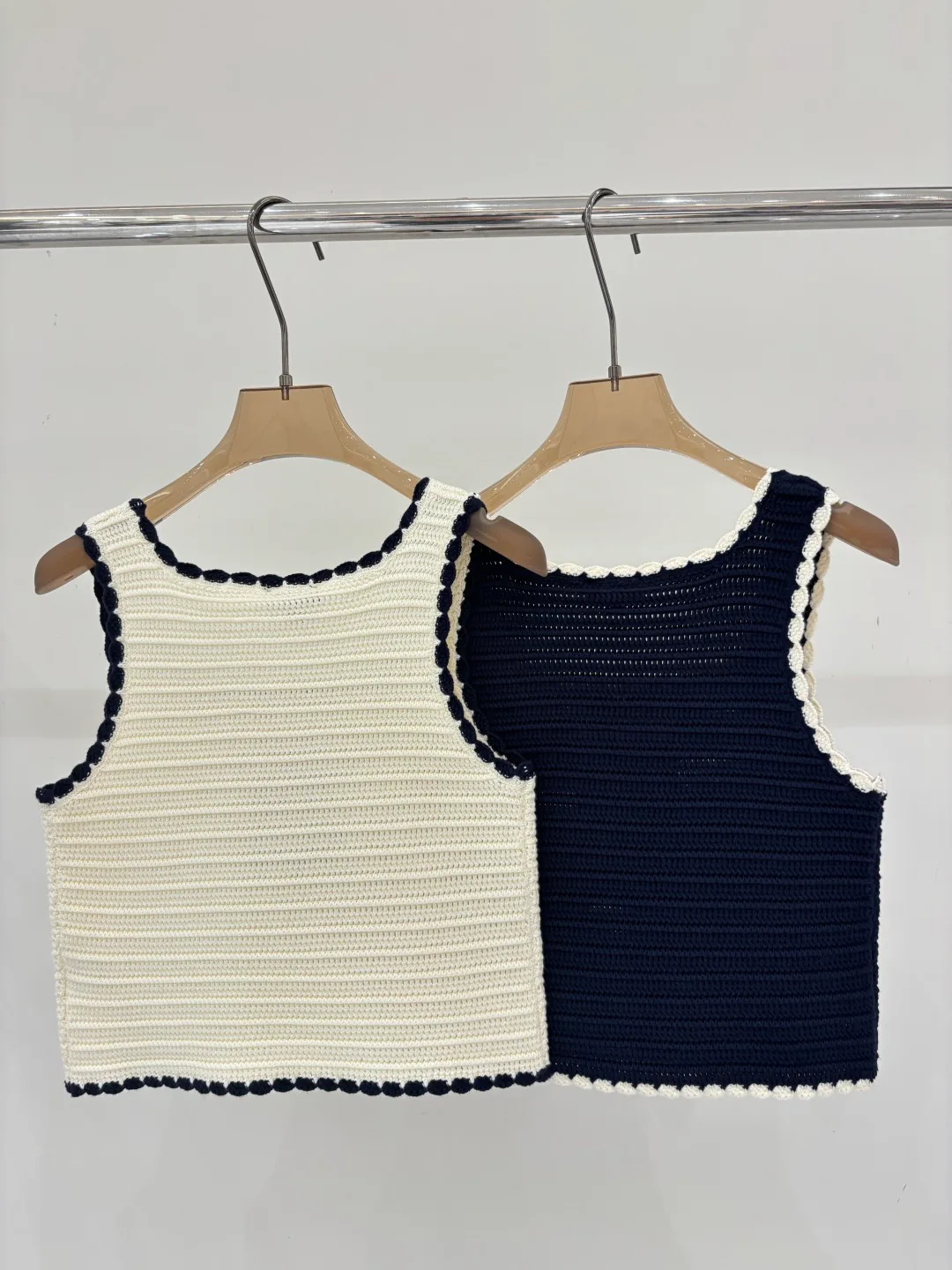 Жилеты Женские Chanel 13170020