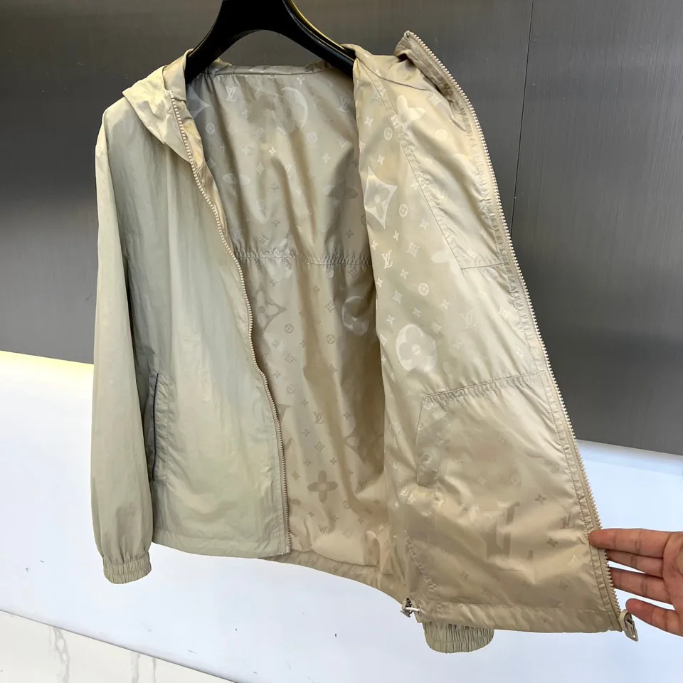 Куртки И Пуховики Женские Louis Vuitton 18416821