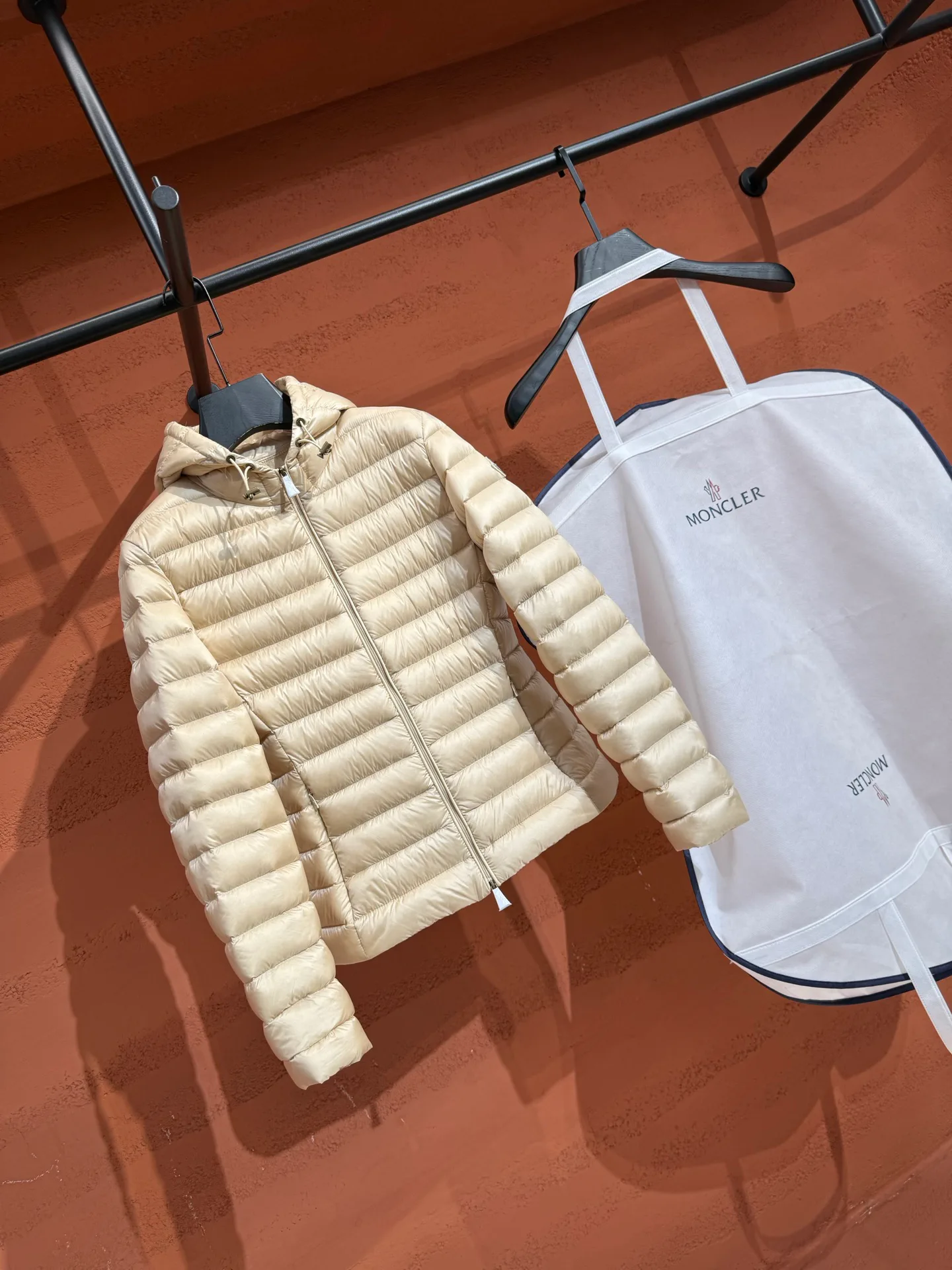 Куртки И Пуховики Женские Moncler 20099951