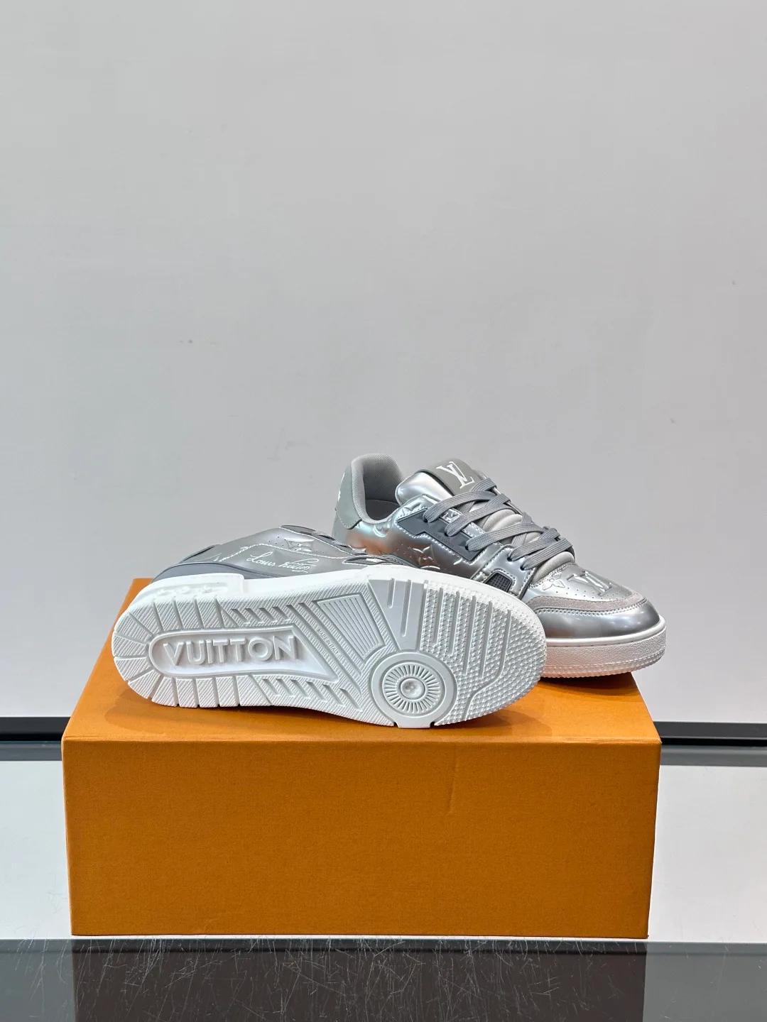 Кроссовки Женские Louis Vuitton 520621