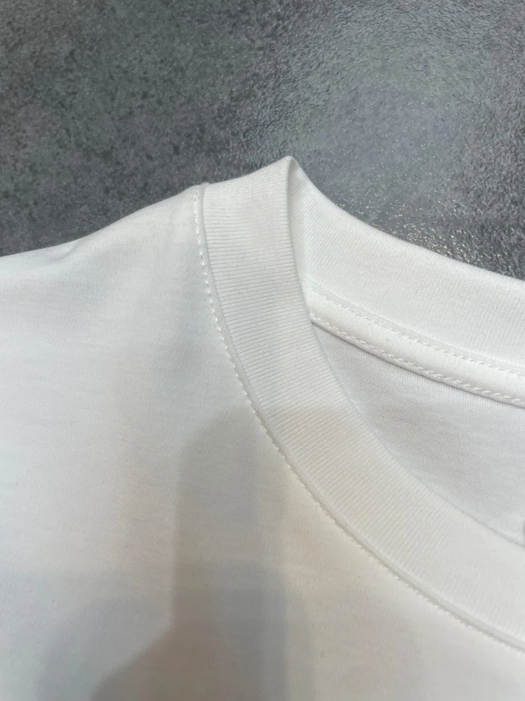 Футболки Женские Ami Paris 27776