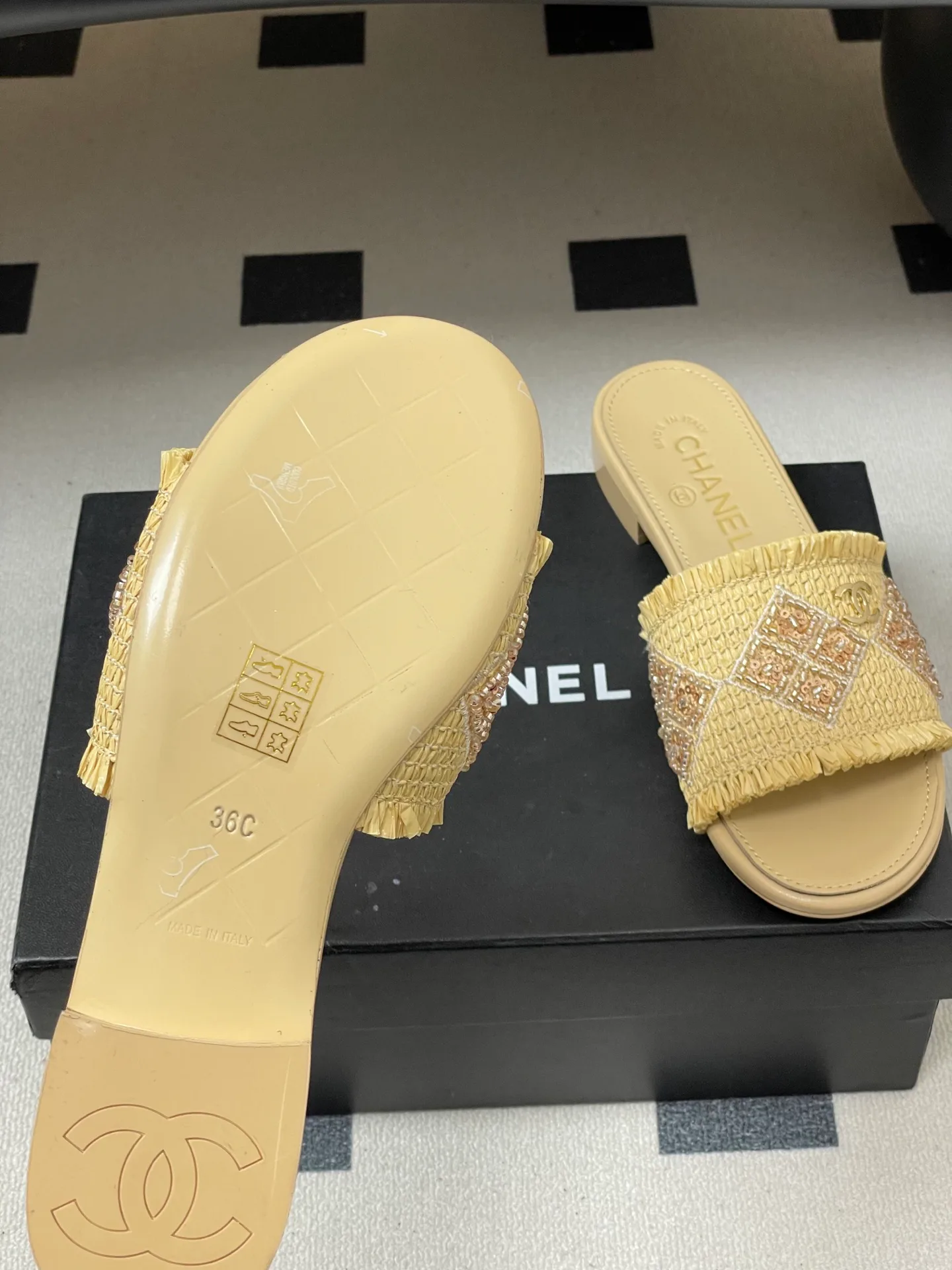 Босоножки Женские Chanel 10993821
