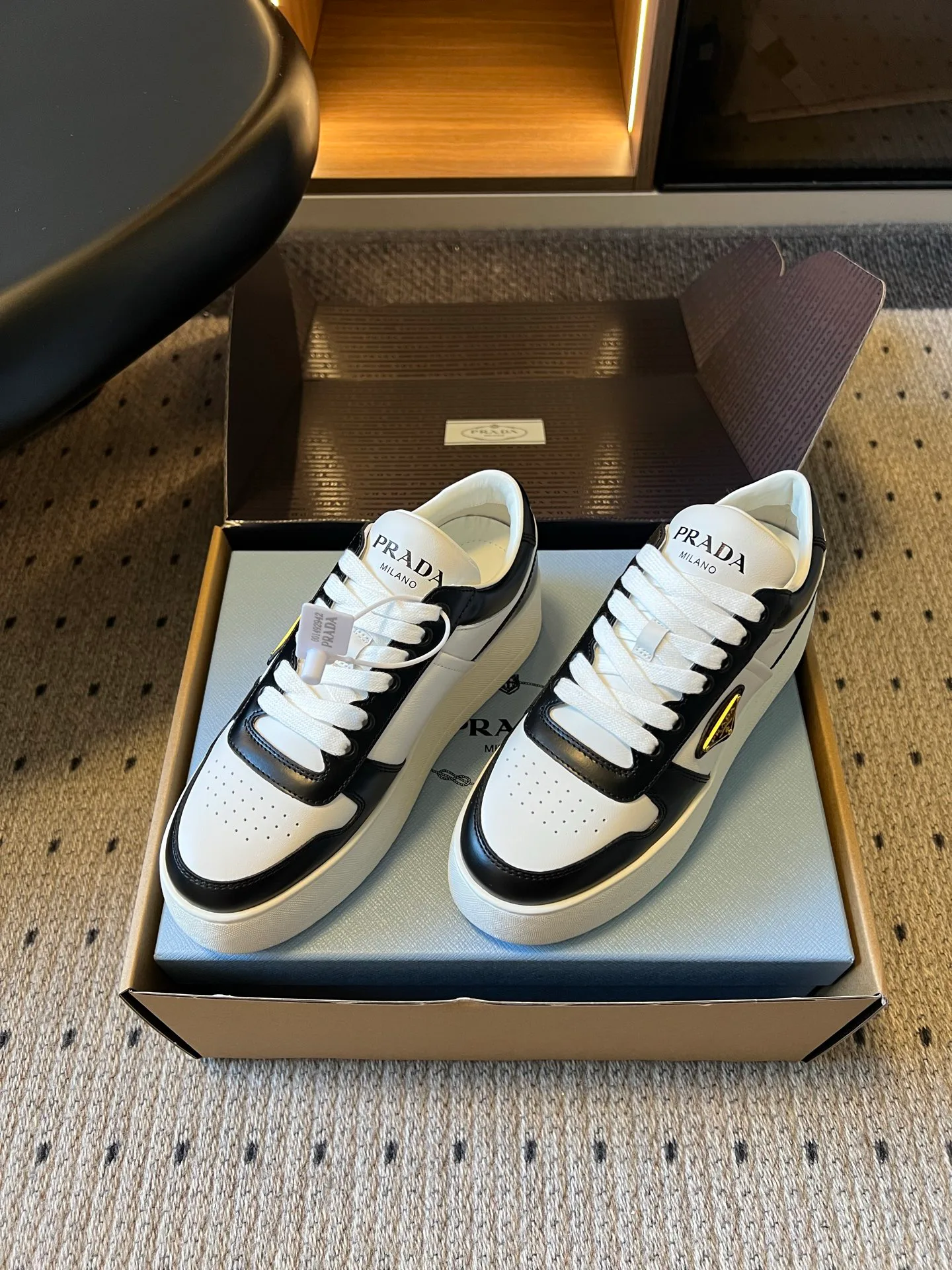 Кроссовки Женские Prada 20149950