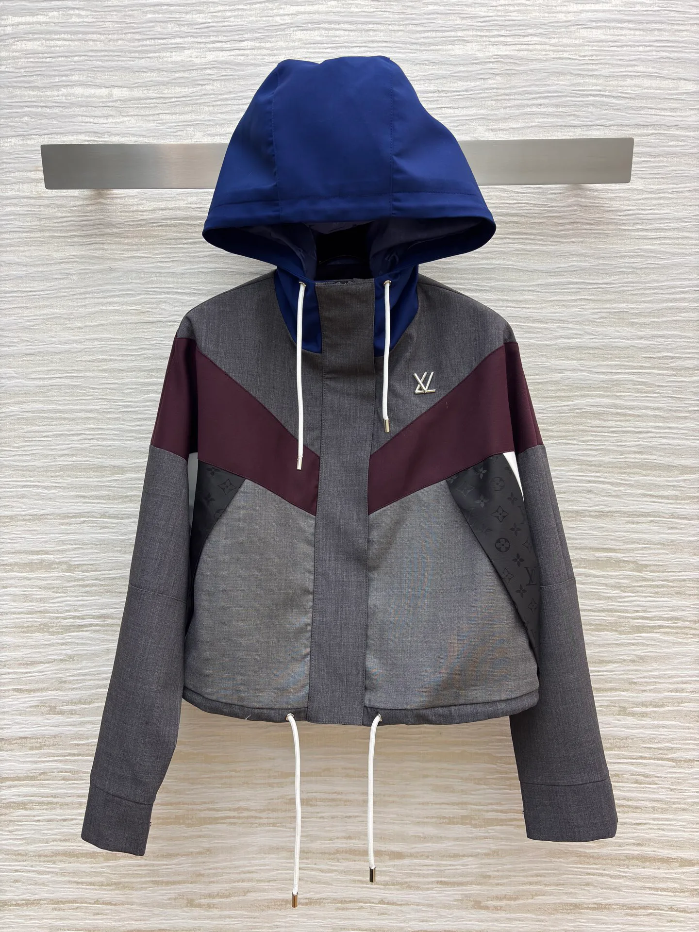 Куртки И Пуховики Женские Louis Vuitton 1463374