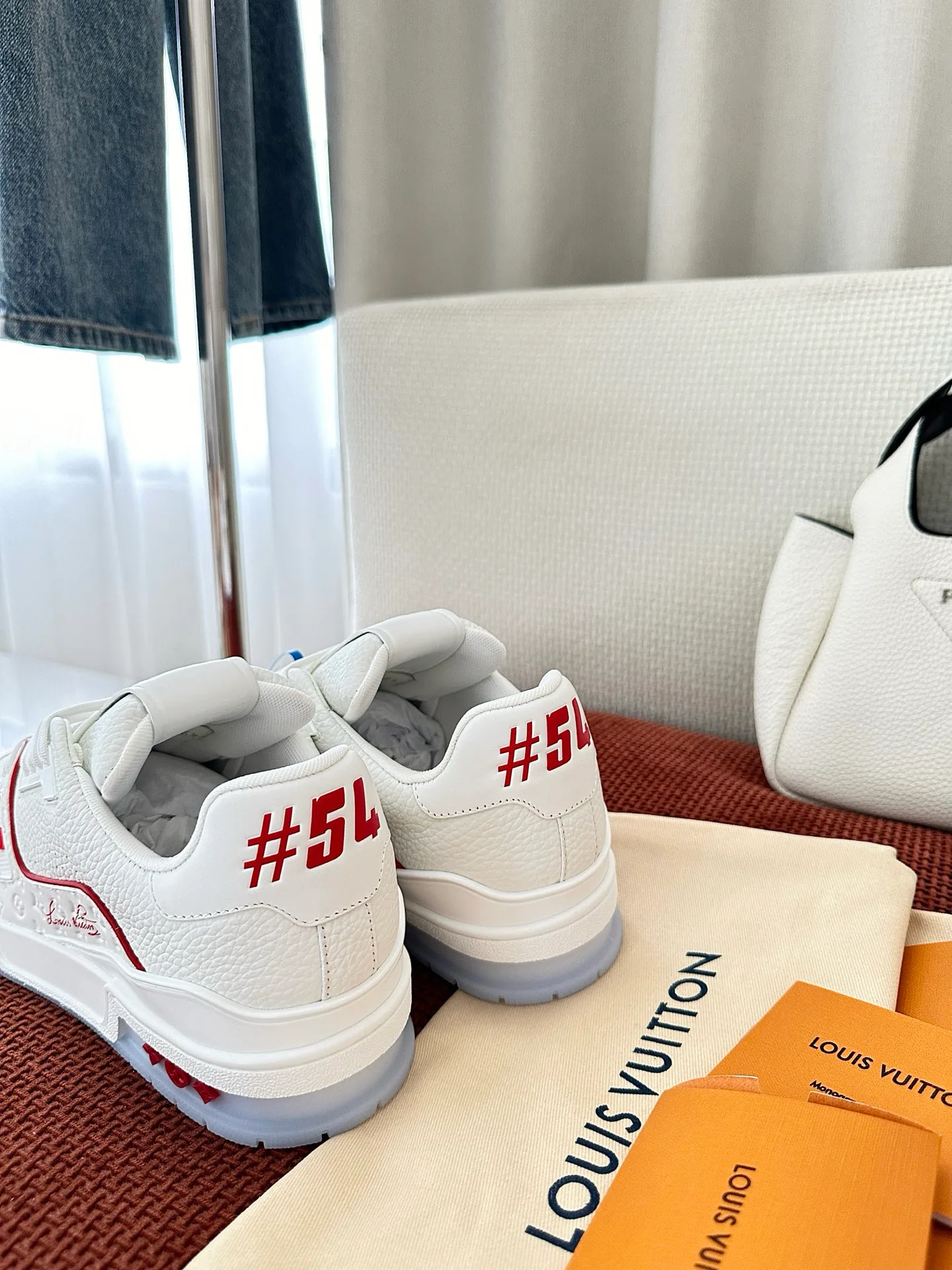 Кроссовки Женские Louis Vuitton 17449366