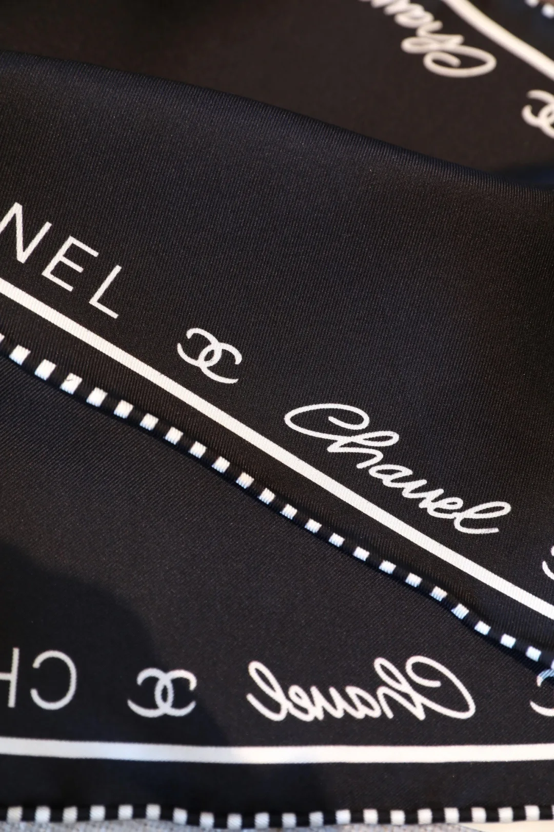 Платки Chanel 13576616