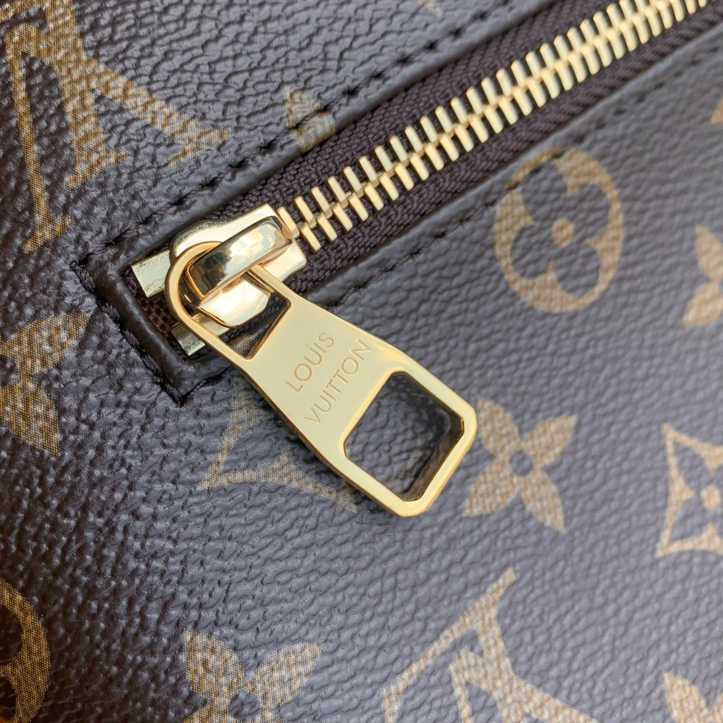 Классические Сумки Женские Louis Vuitton 18147473