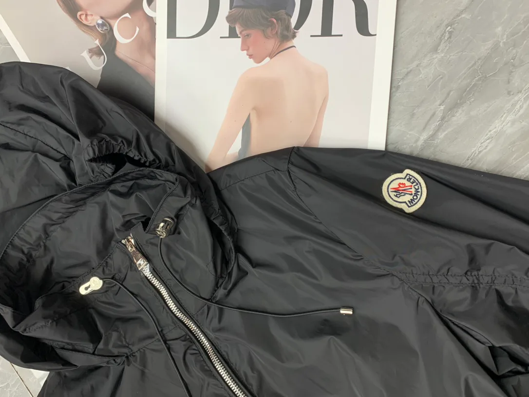 Куртки И Пуховики Женские Moncler 11537552