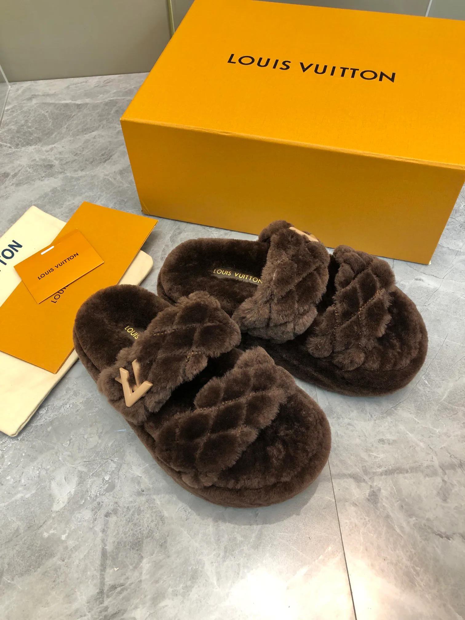 Тапочки Женские Louis Vuitton 86913