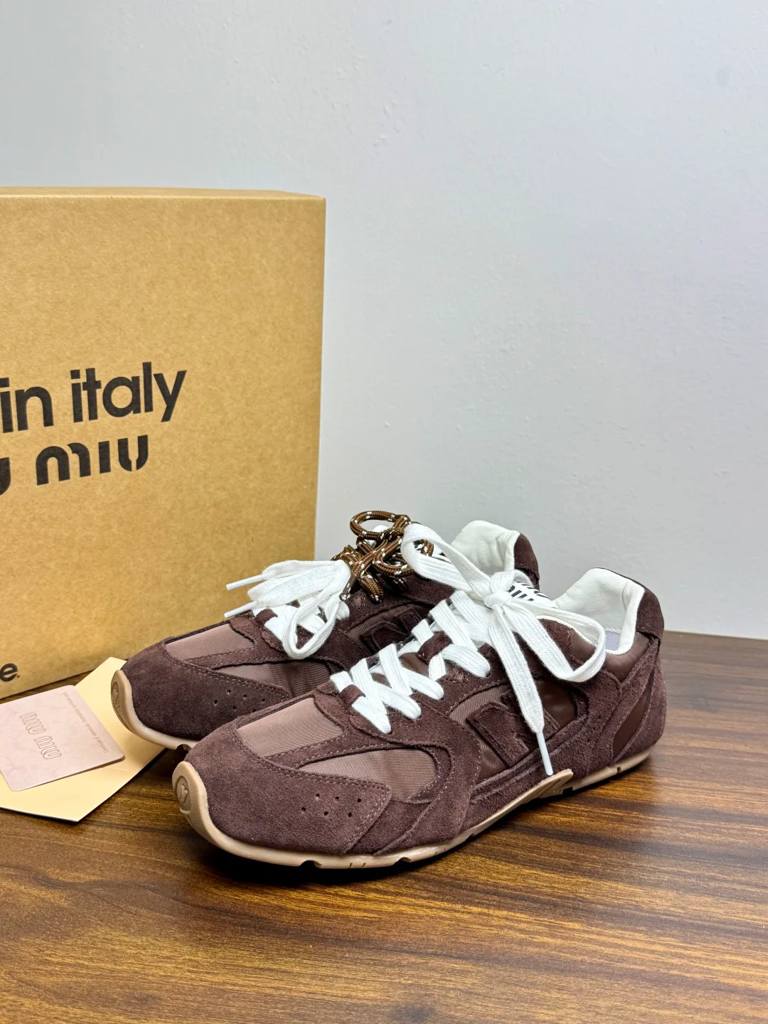 Кроссовки Женские Miu Miu 18961437