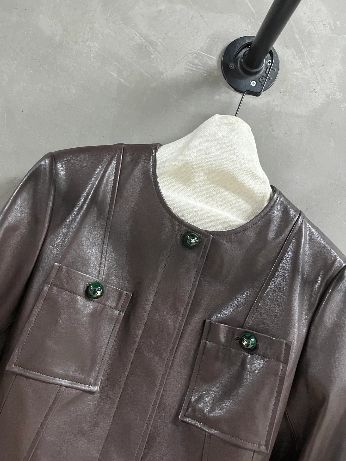 Кожаные Куртки И Дублёнки Женские Chanel 18172841
