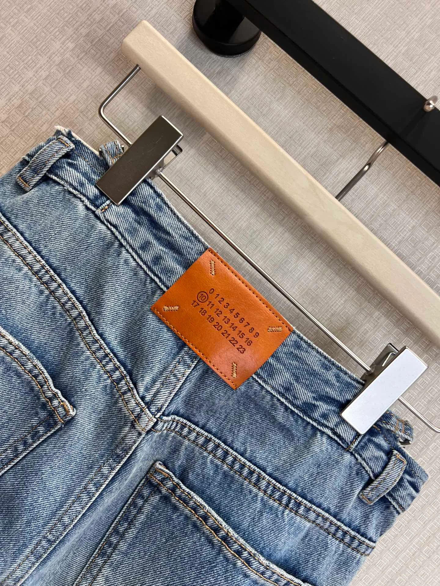 Джинсы Женские Maison Margiela 10999873