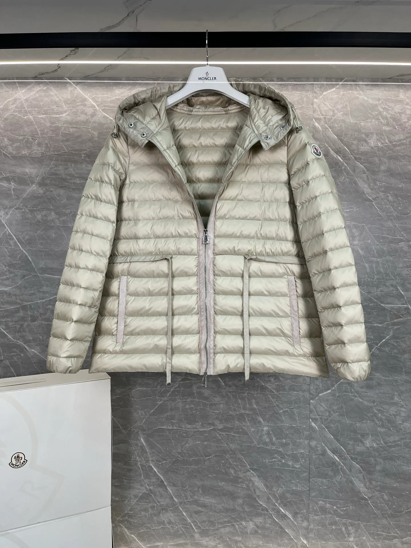 Куртки И Пуховики Женские Moncler 19256645