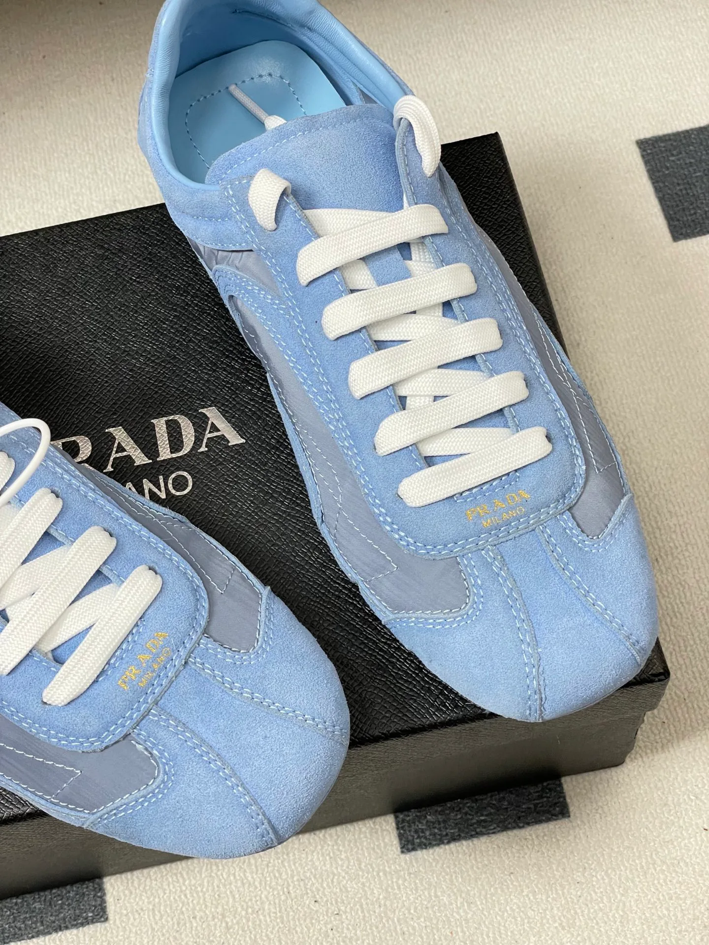 Кроссовки Женские Prada 9700339