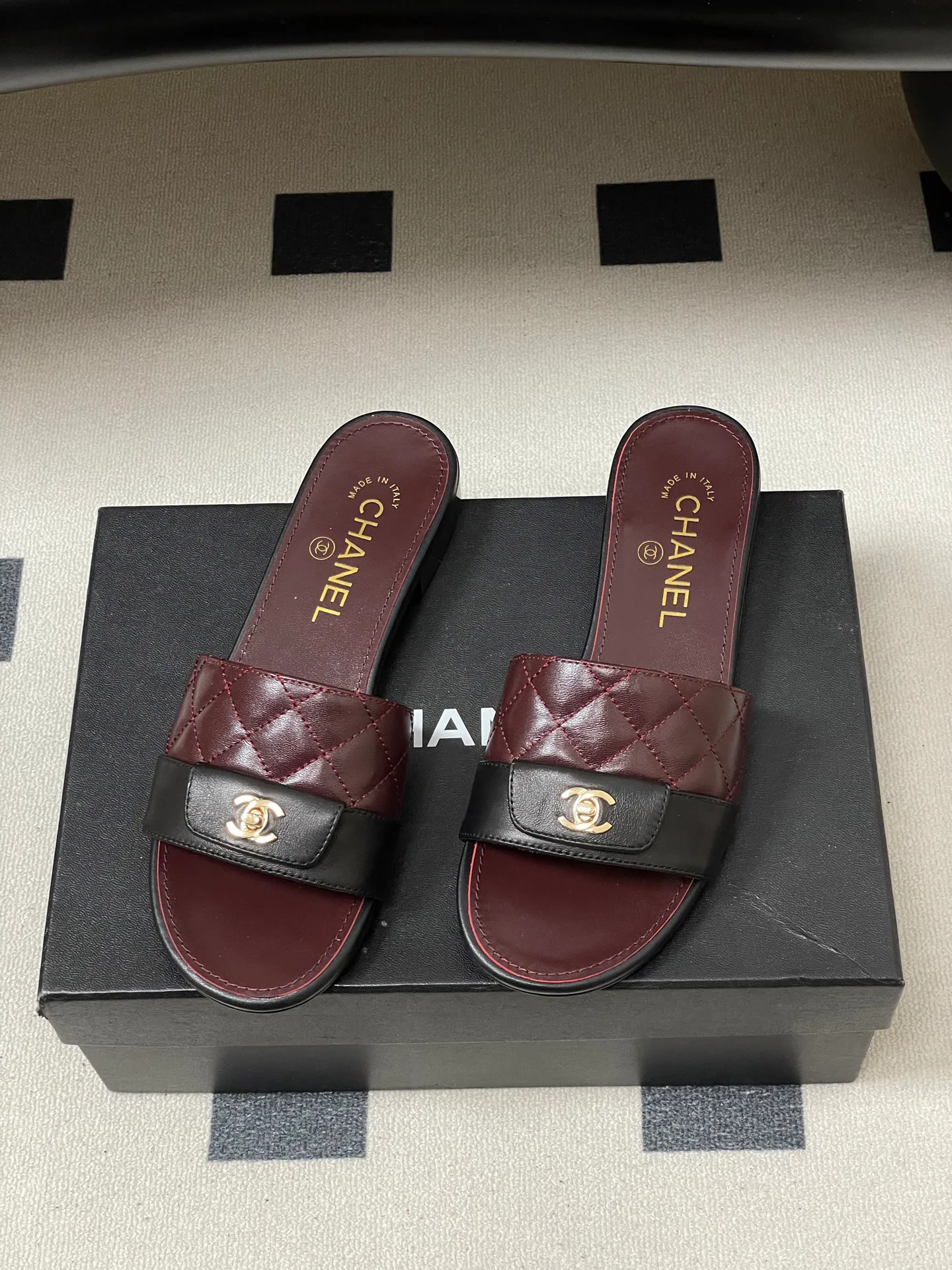 Шлепанцы Женские Chanel 10993944