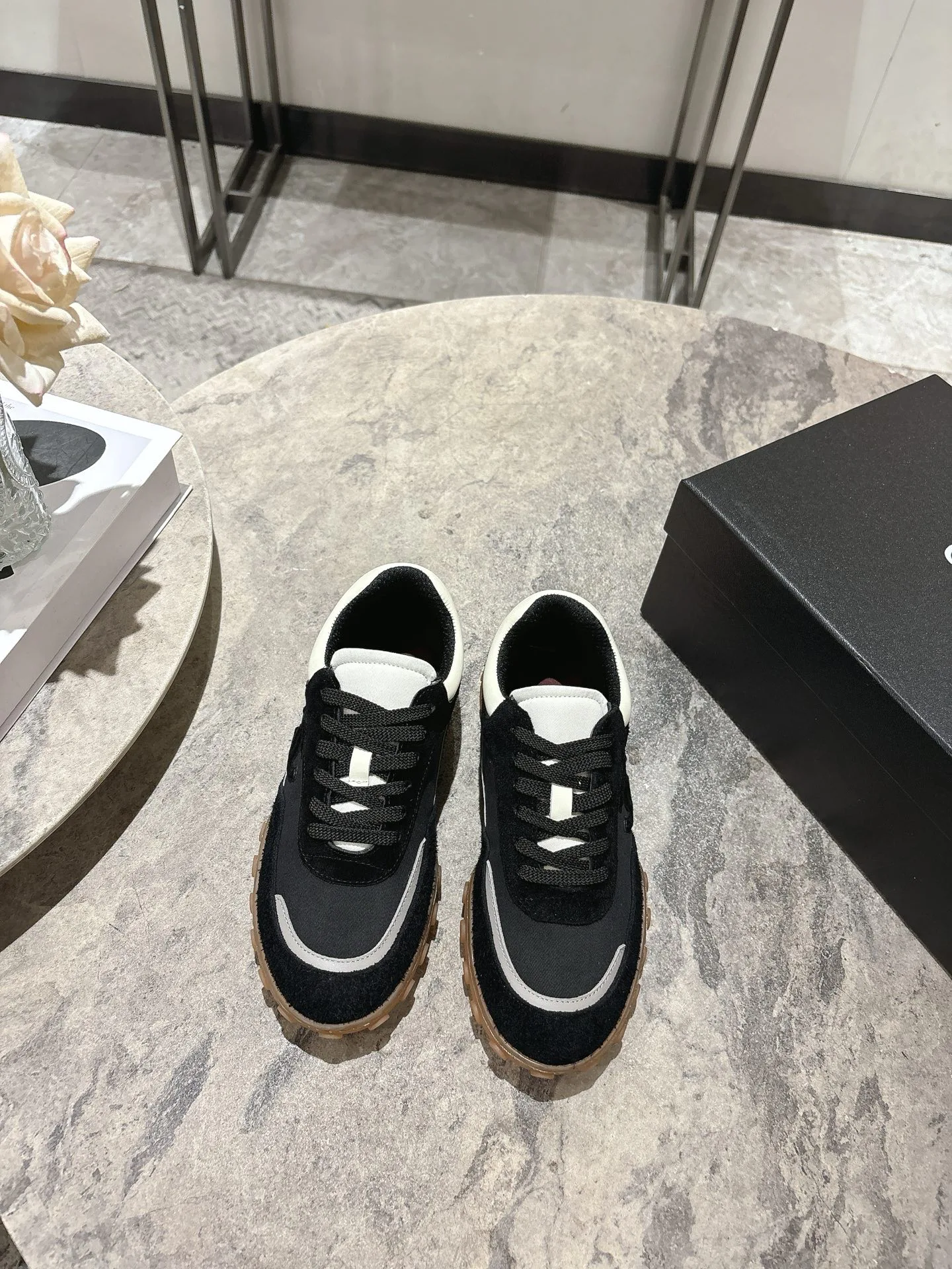Кроссовки Женские Chanel 11585045