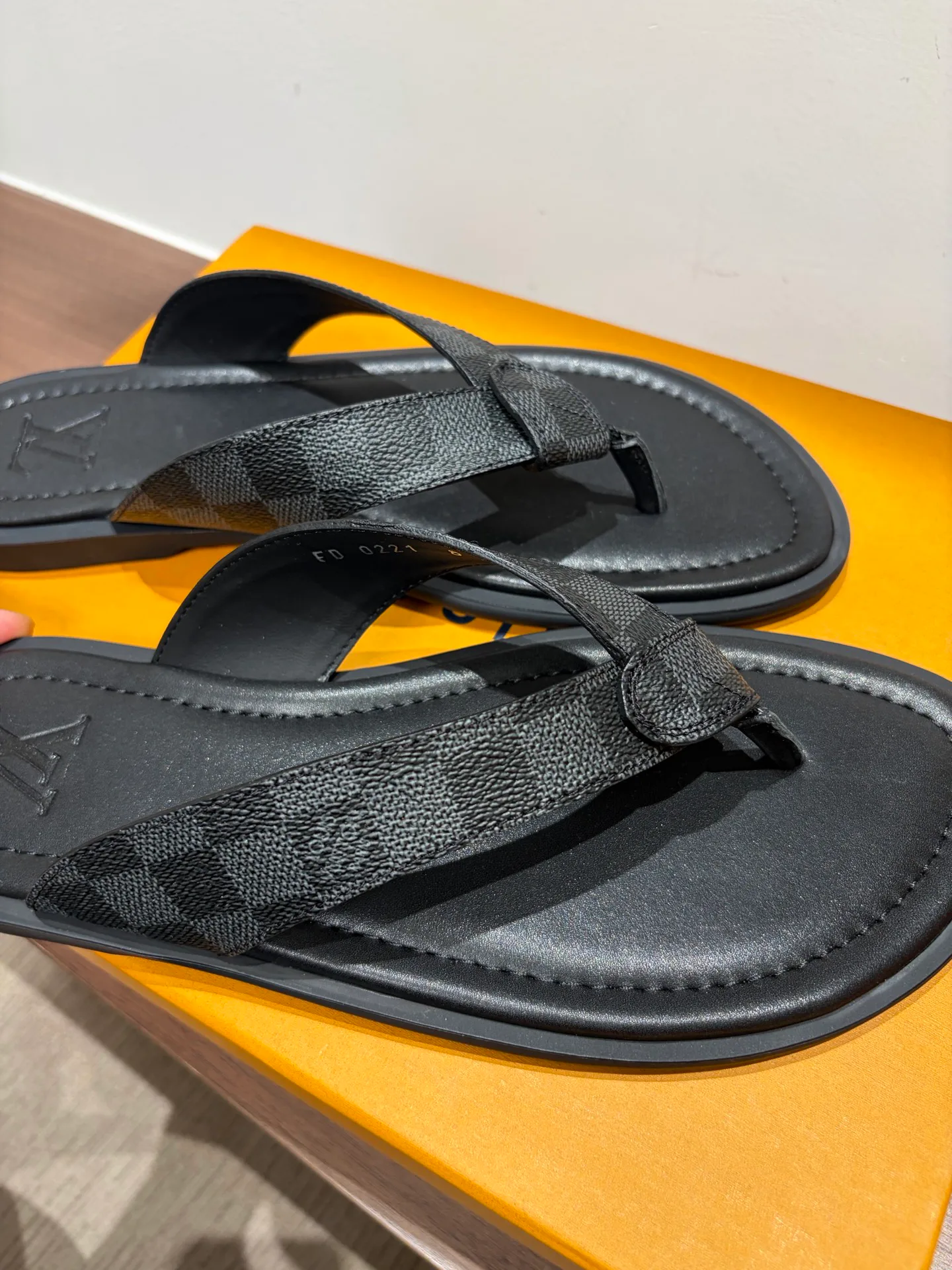 Шлепанцы Мужские Louis Vuitton 13428264