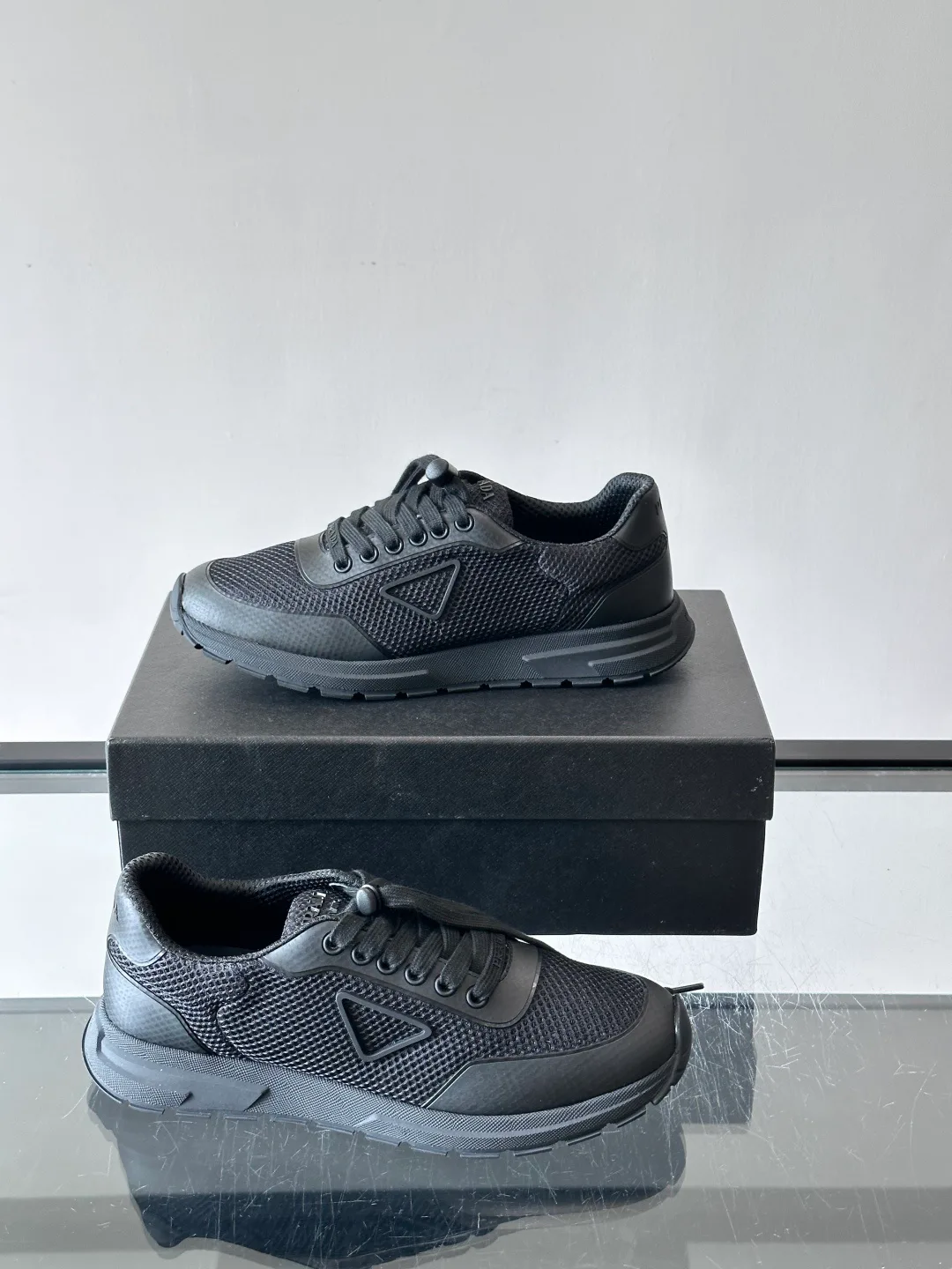 Кроссовки Мужские Prada 17646152