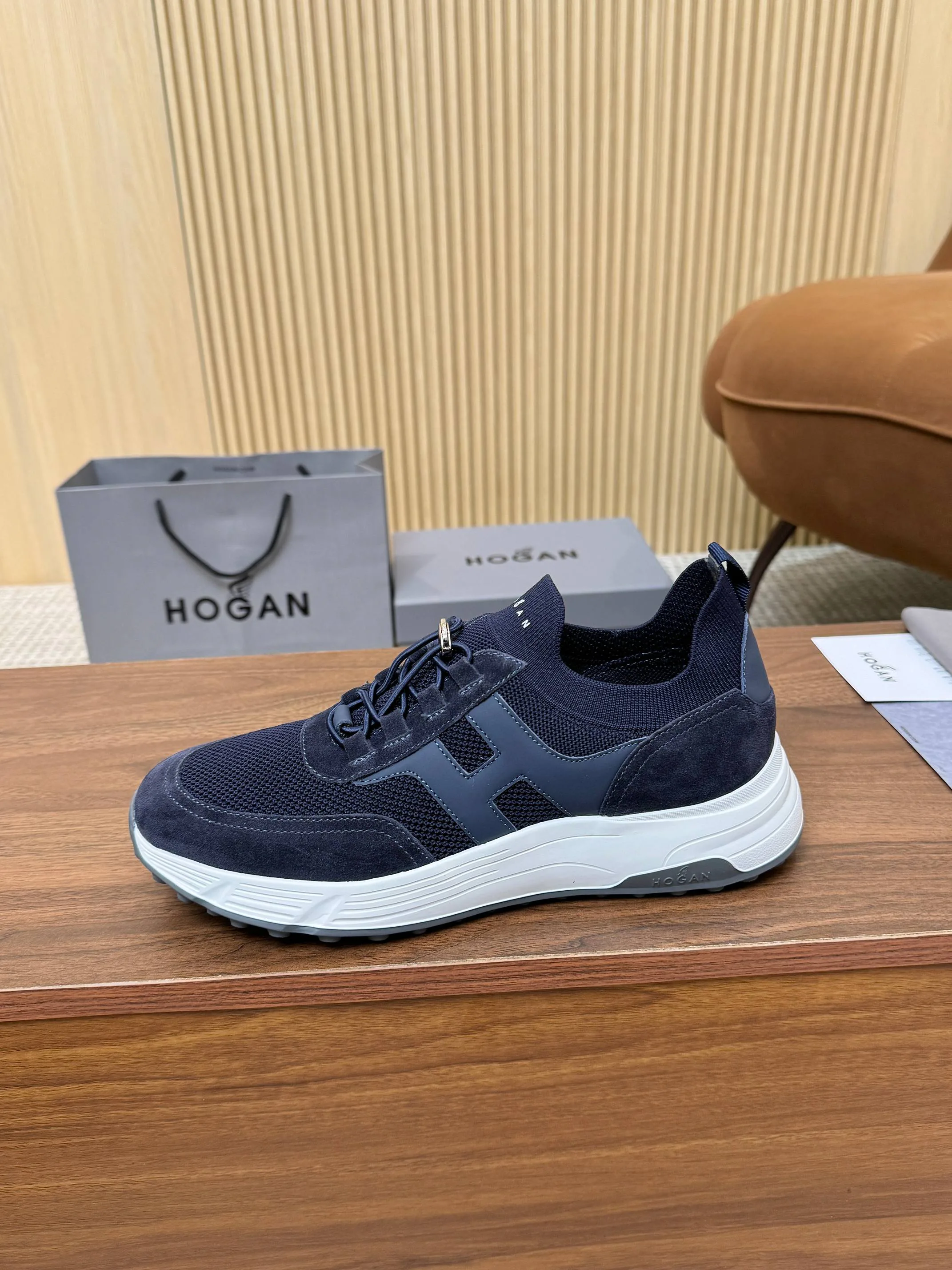 Кроссовки Женские Hogan 18877090
