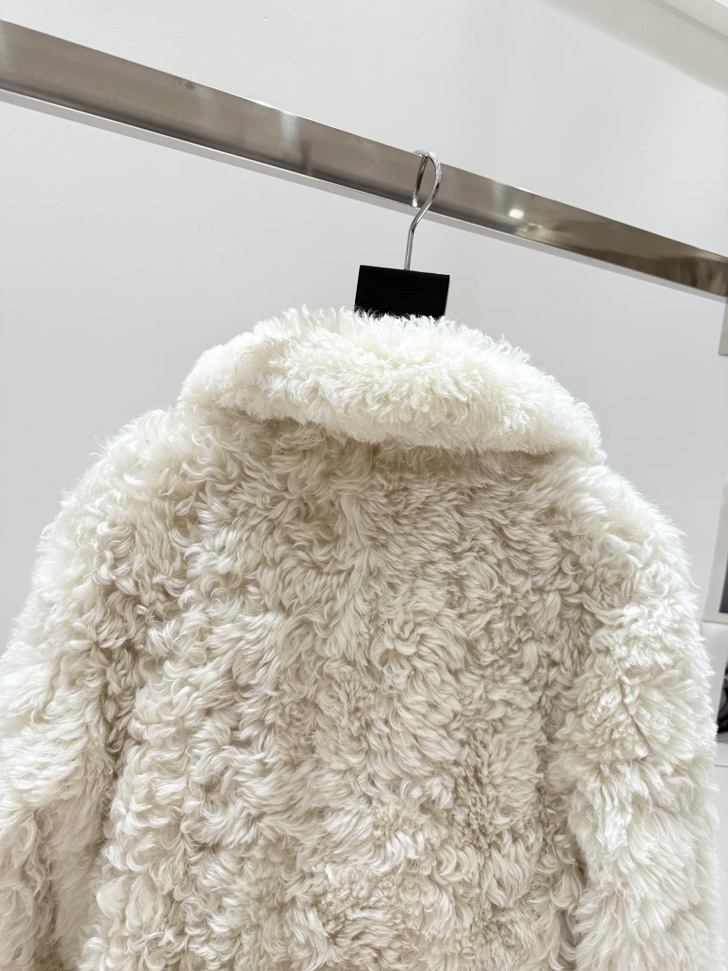 Куртки И Пуховики Женские Chanel 20140411