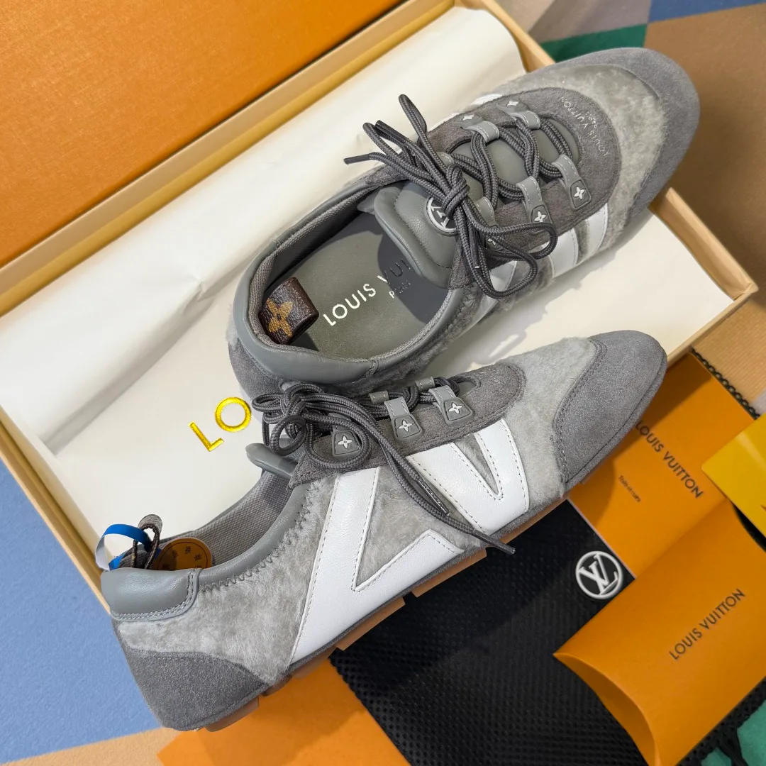 Кроссовки Женские Louis Vuitton 4304559