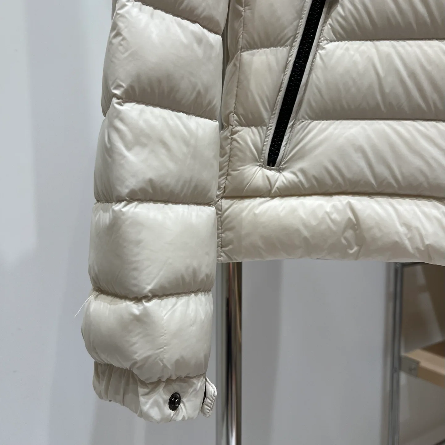Куртки И Пуховики Женские Moncler 18336958