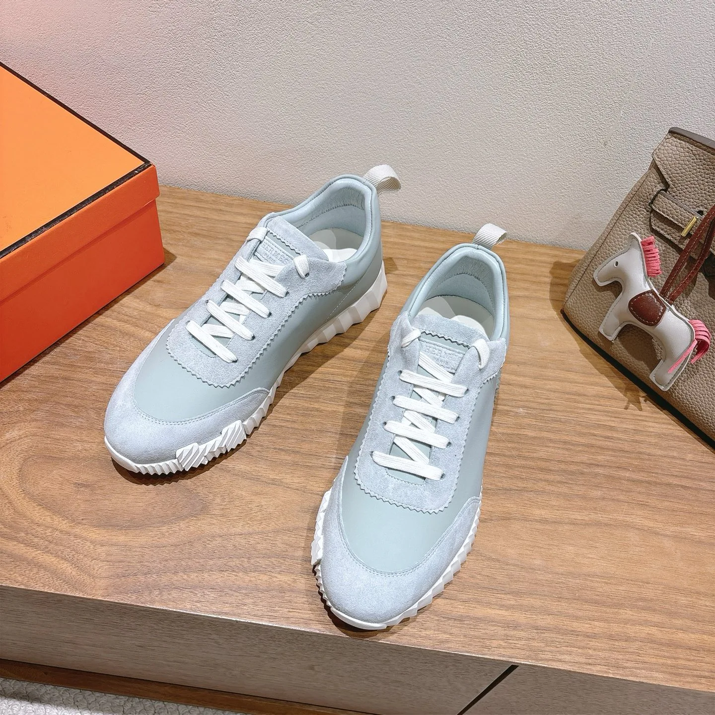 Кроссовки Женские Hermes 18729676