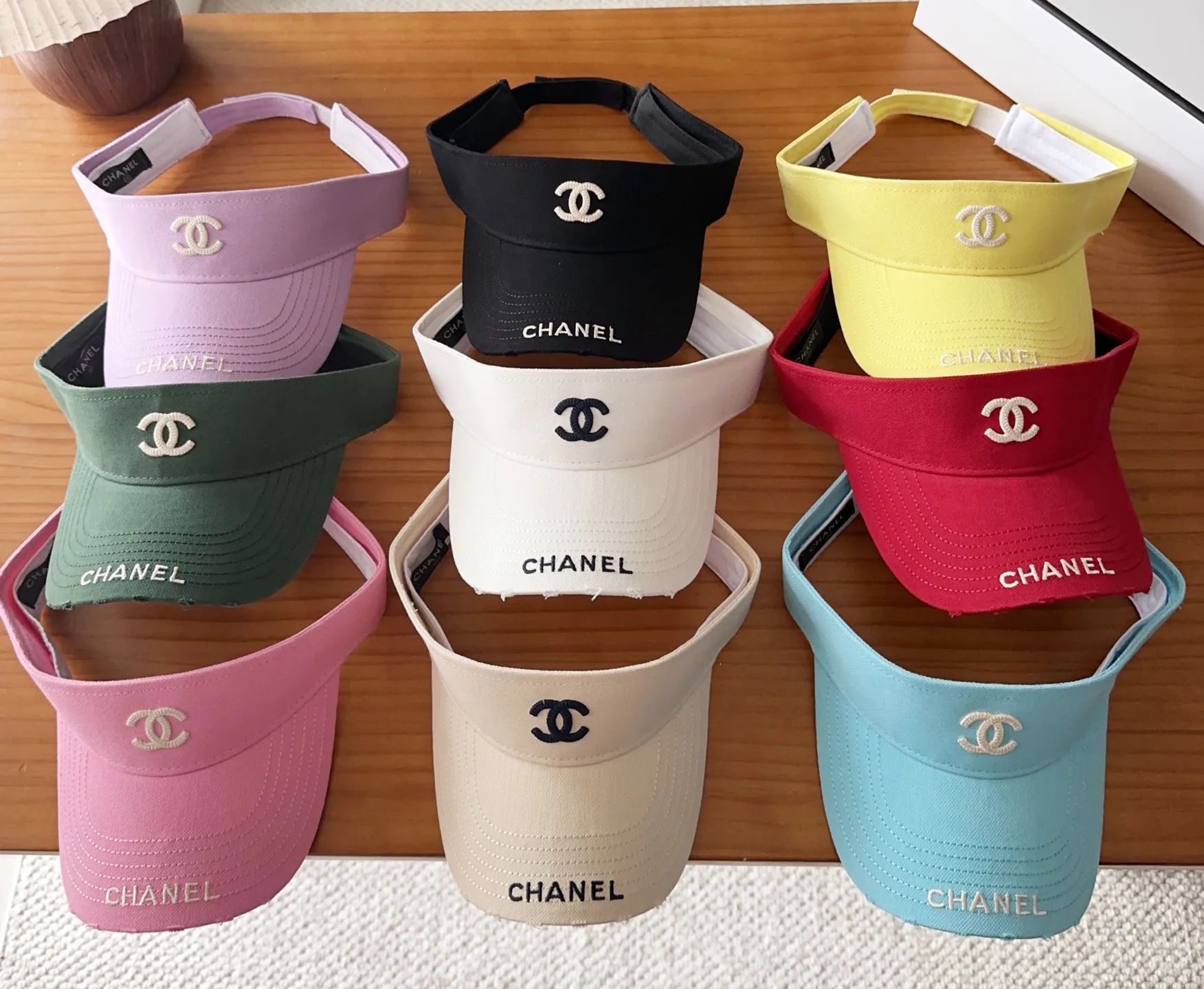 Головные Уборы Chanel 17467553
