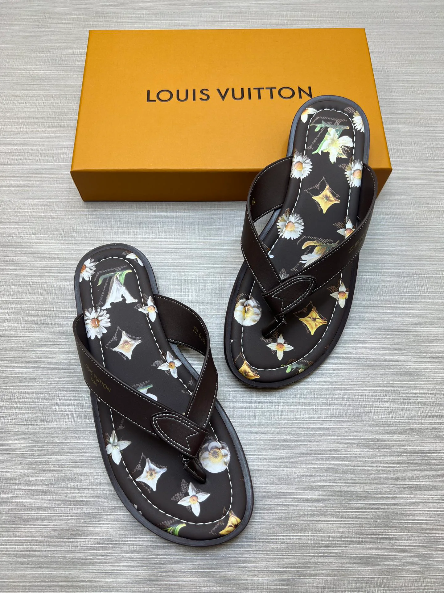 Шлепанцы Мужские Louis Vuitton 17078845