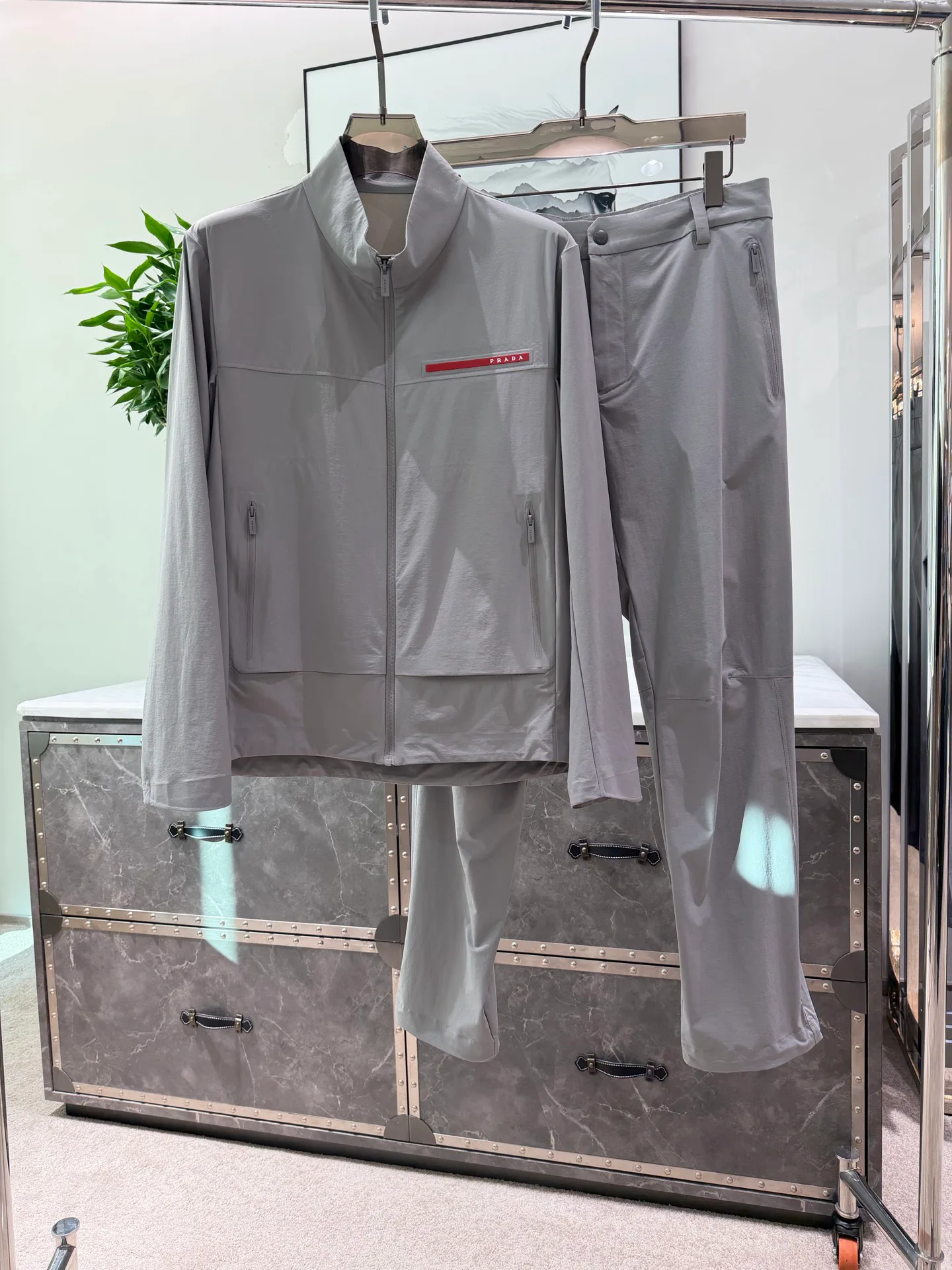 Куртки И Пуховики Женские Prada 10507371