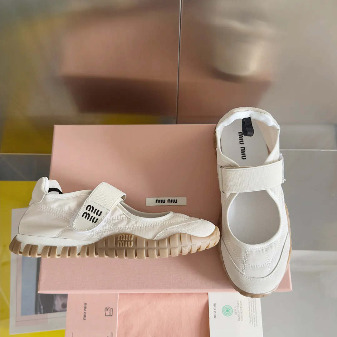 Кроссовки Женские Miu Miu 22820