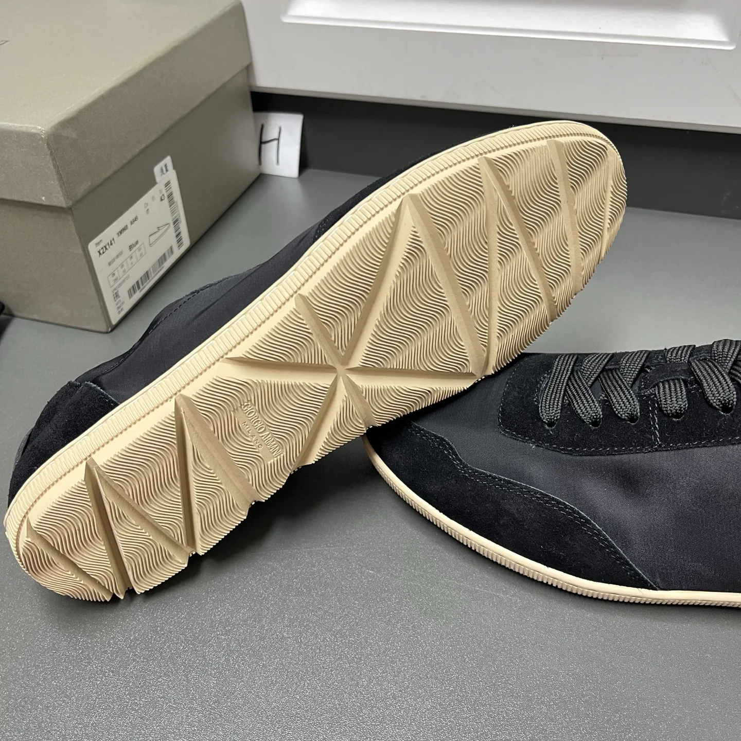 Кроссовки Мужские Armani 17636580