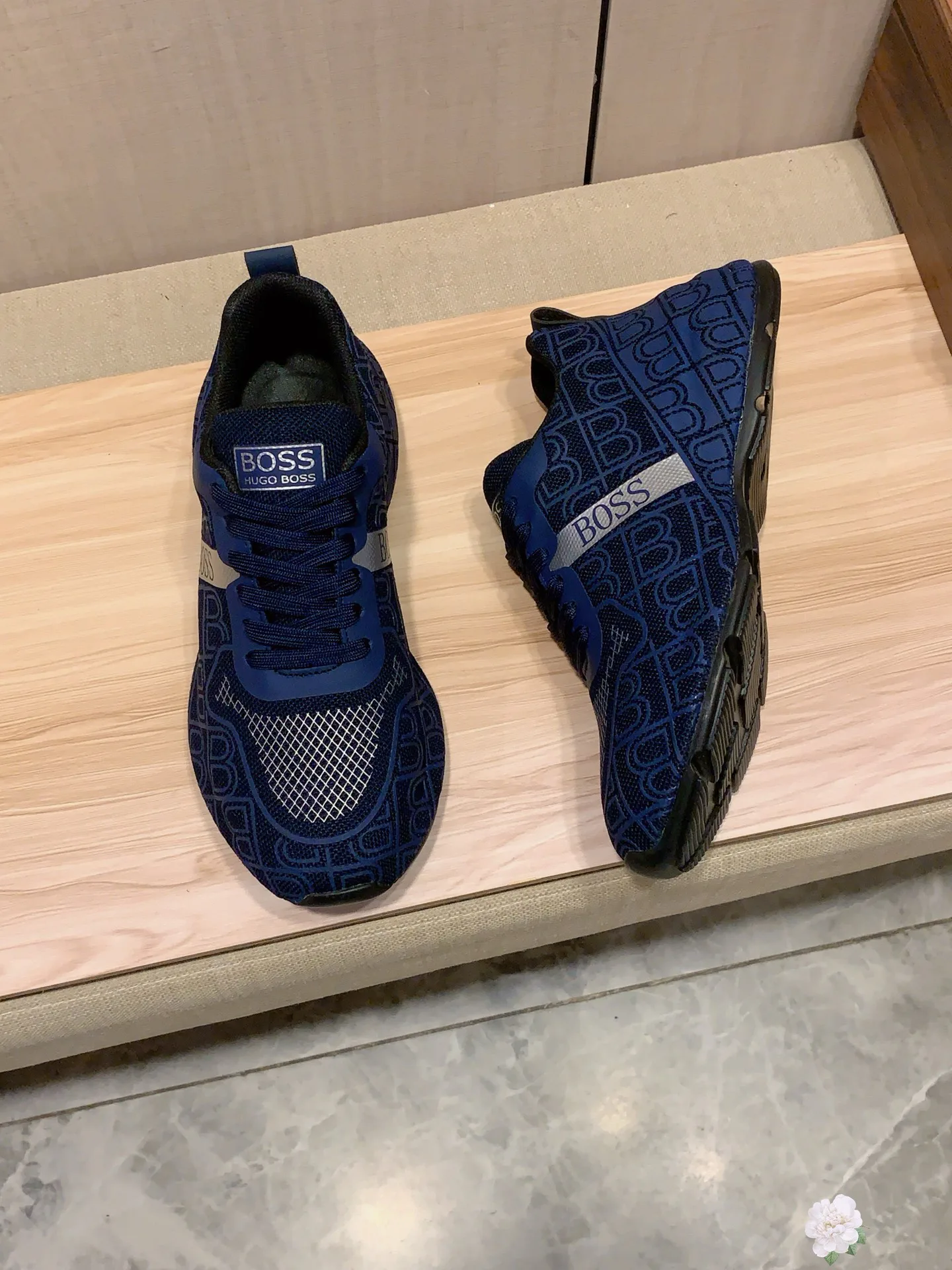 Кроссовки Женские Hugo Boss 77520