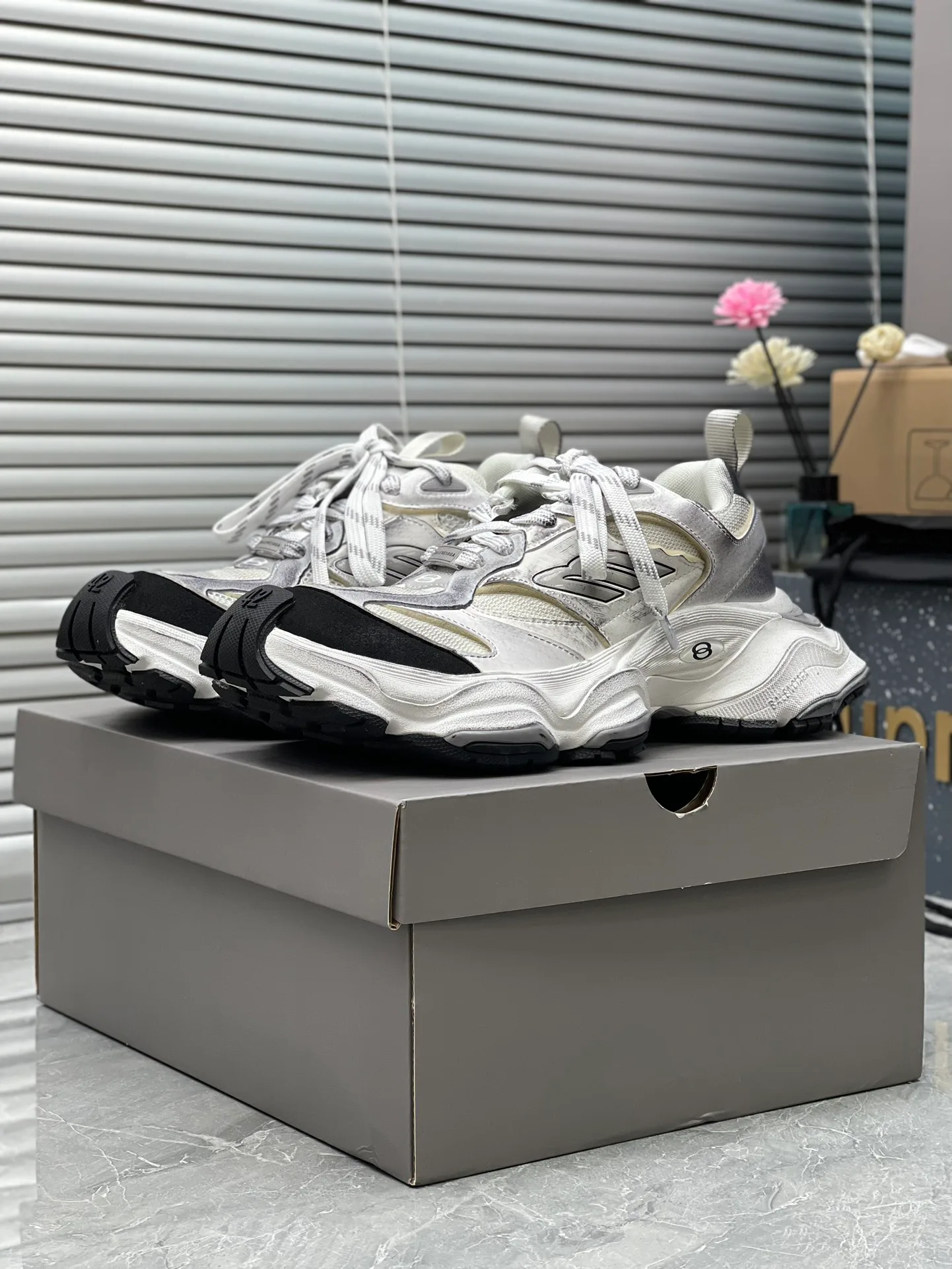 Кроссовки Женские Balenciaga 12799554