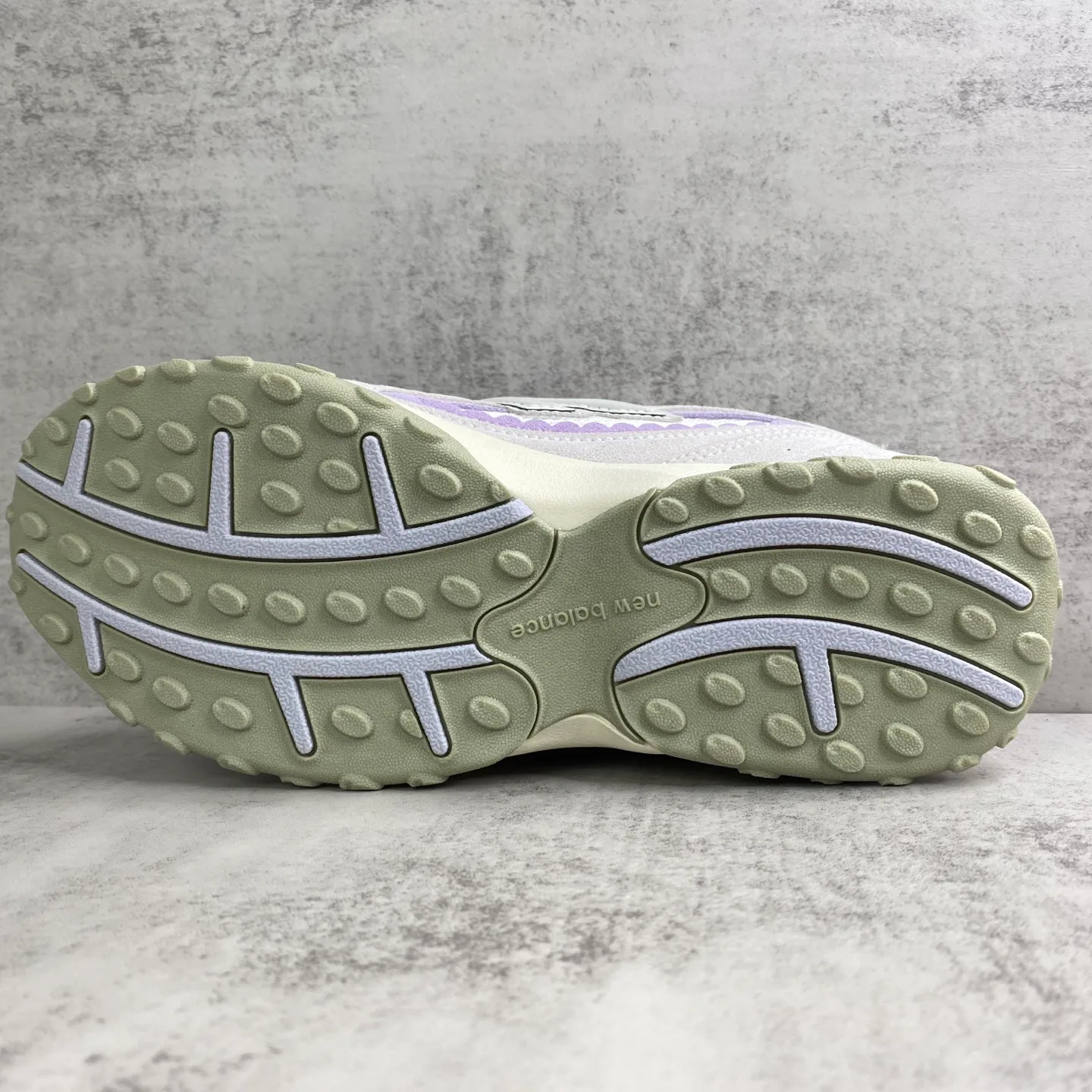 Кроссовки Женские New Balance 17963598