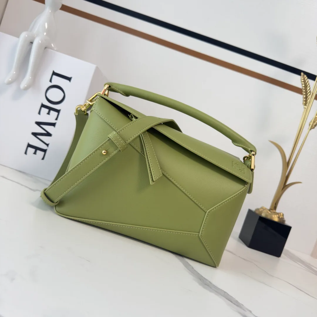 Классические Сумки Женские Loewe 11674673