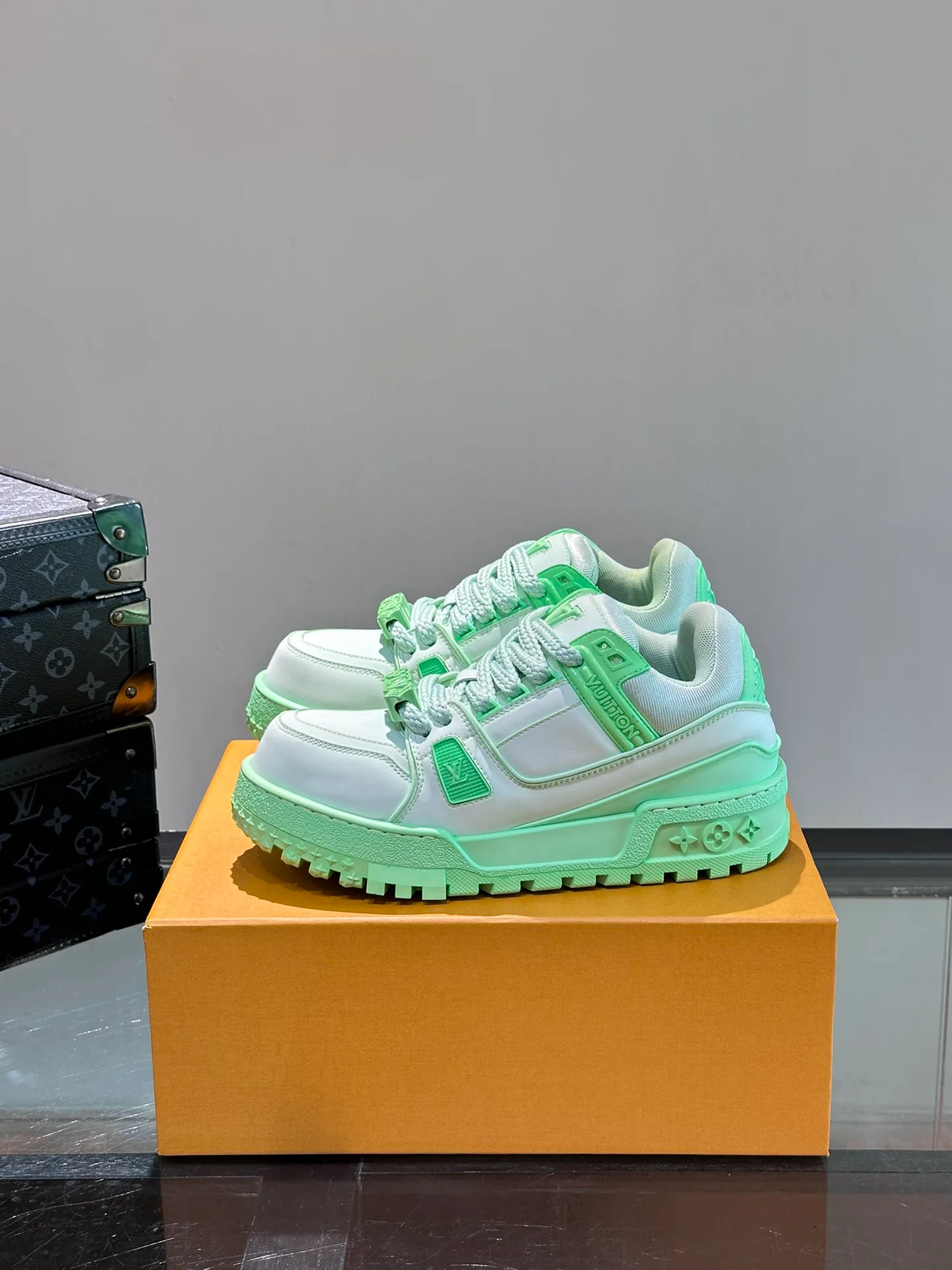 Кроссовки Женские Louis Vuitton 9872482