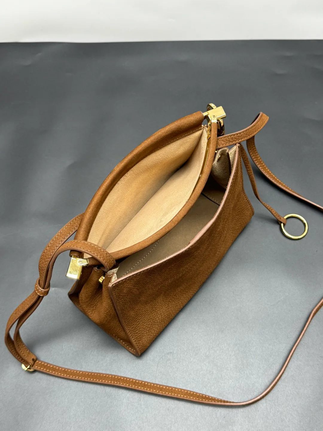 Клатчи Женские Alaia 11667404