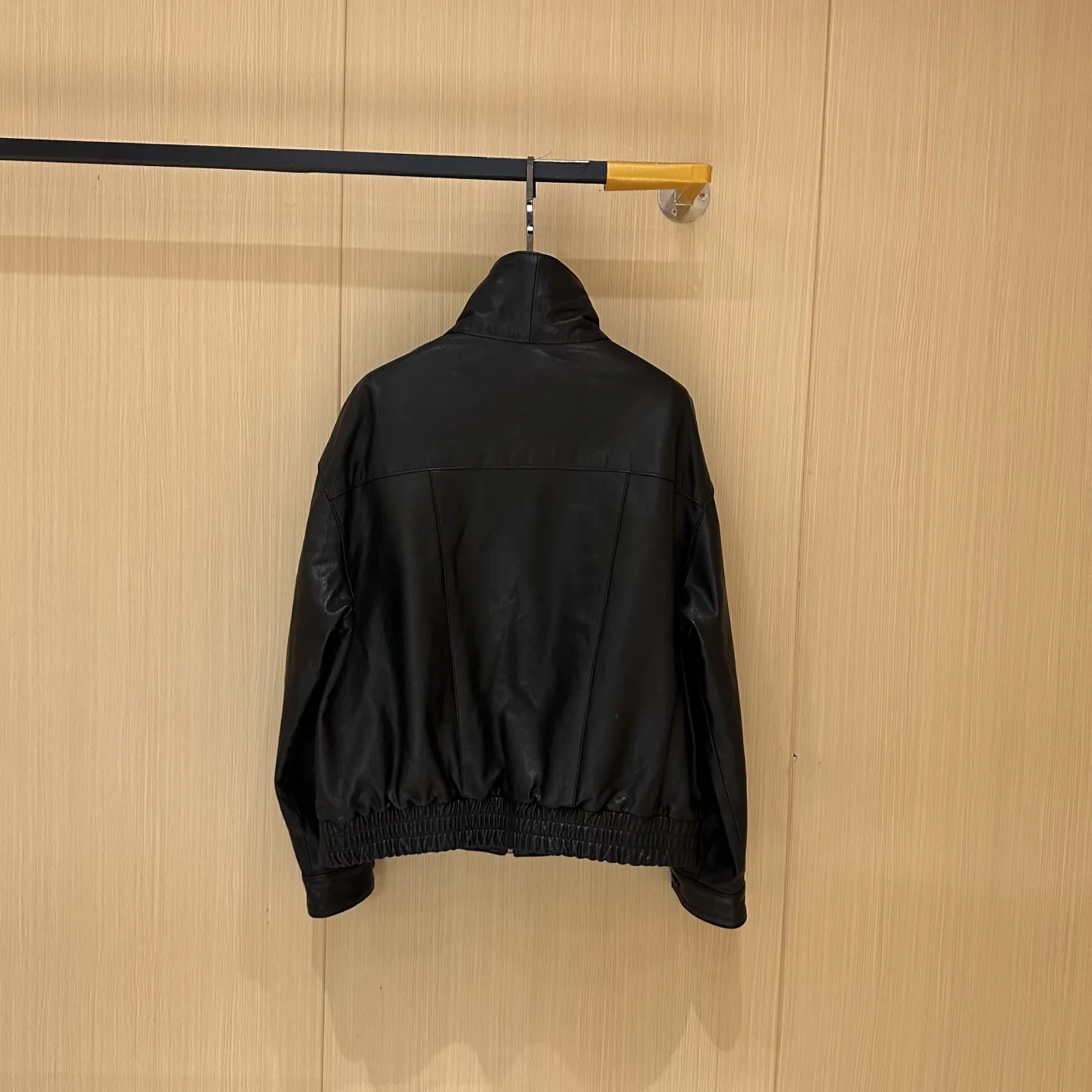 Кожаные Куртки И Дублёнки Женские Saint Laurent 11834547