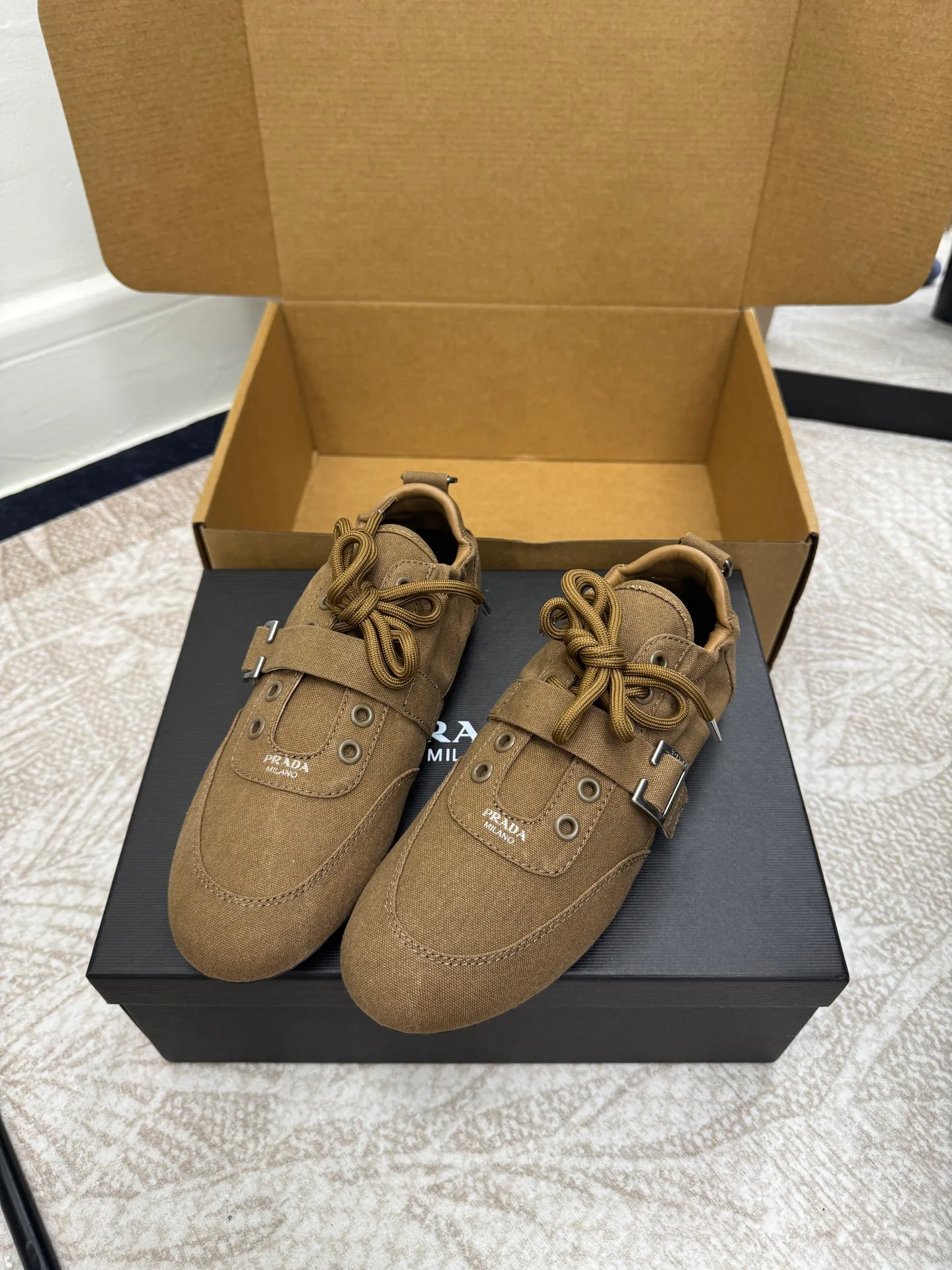 Кроссовки Женские Prada 605749