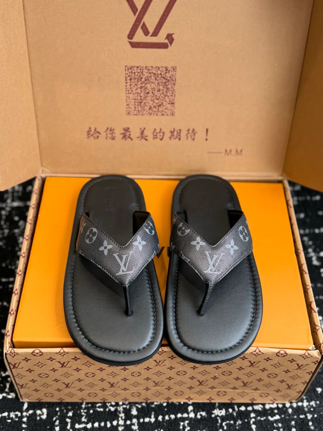 Шлепанцы Мужские Louis Vuitton 17615642