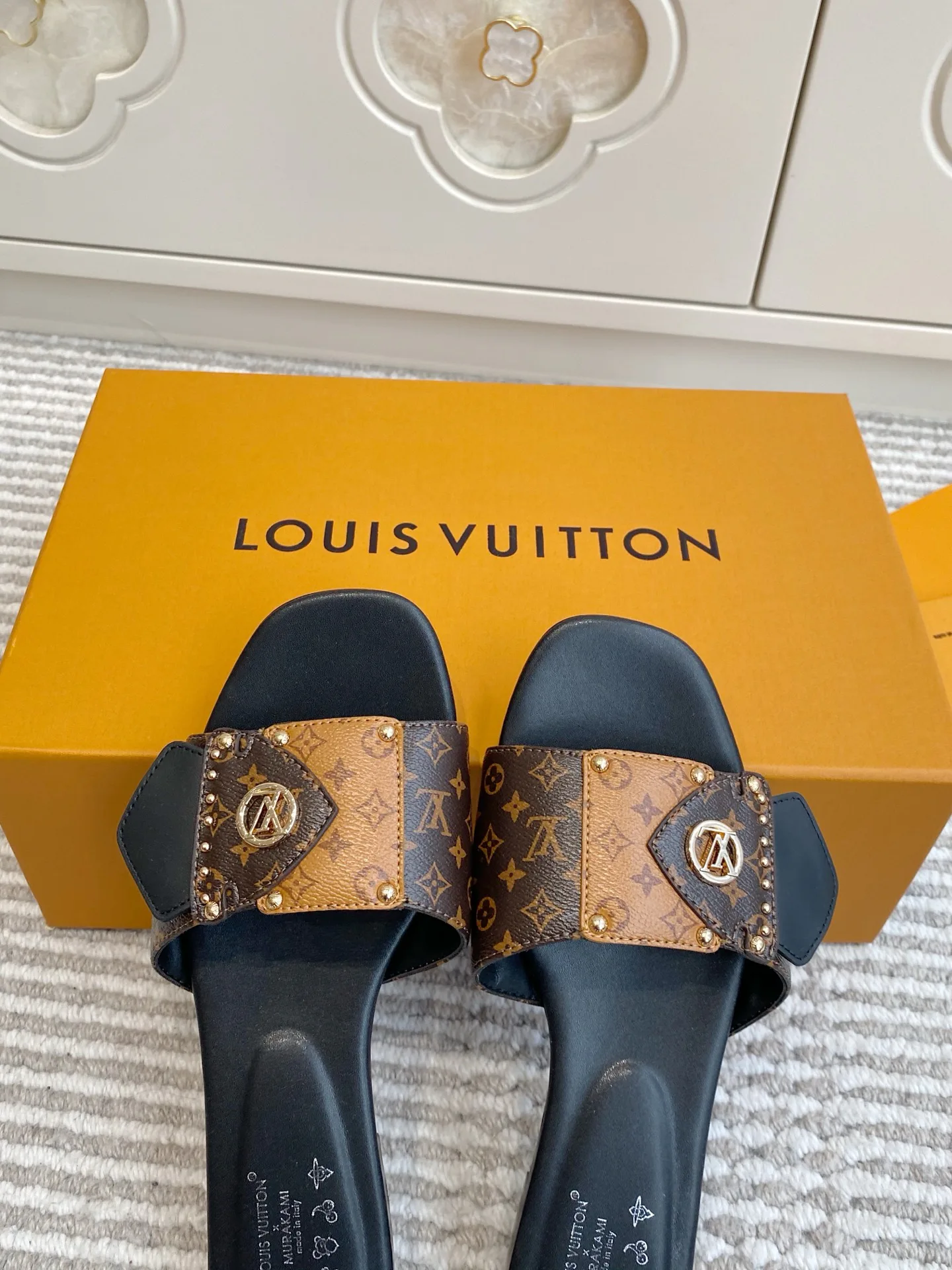 Шлепанцы Женские Louis Vuitton 12779834