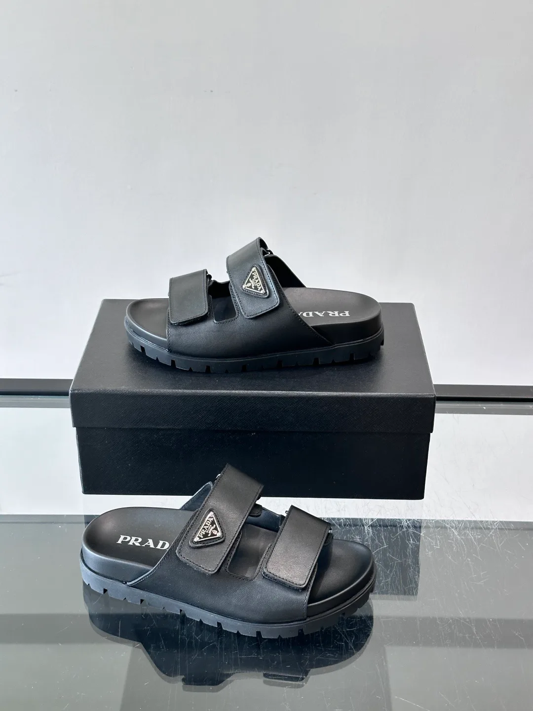Шлепанцы Женские Prada 17689188