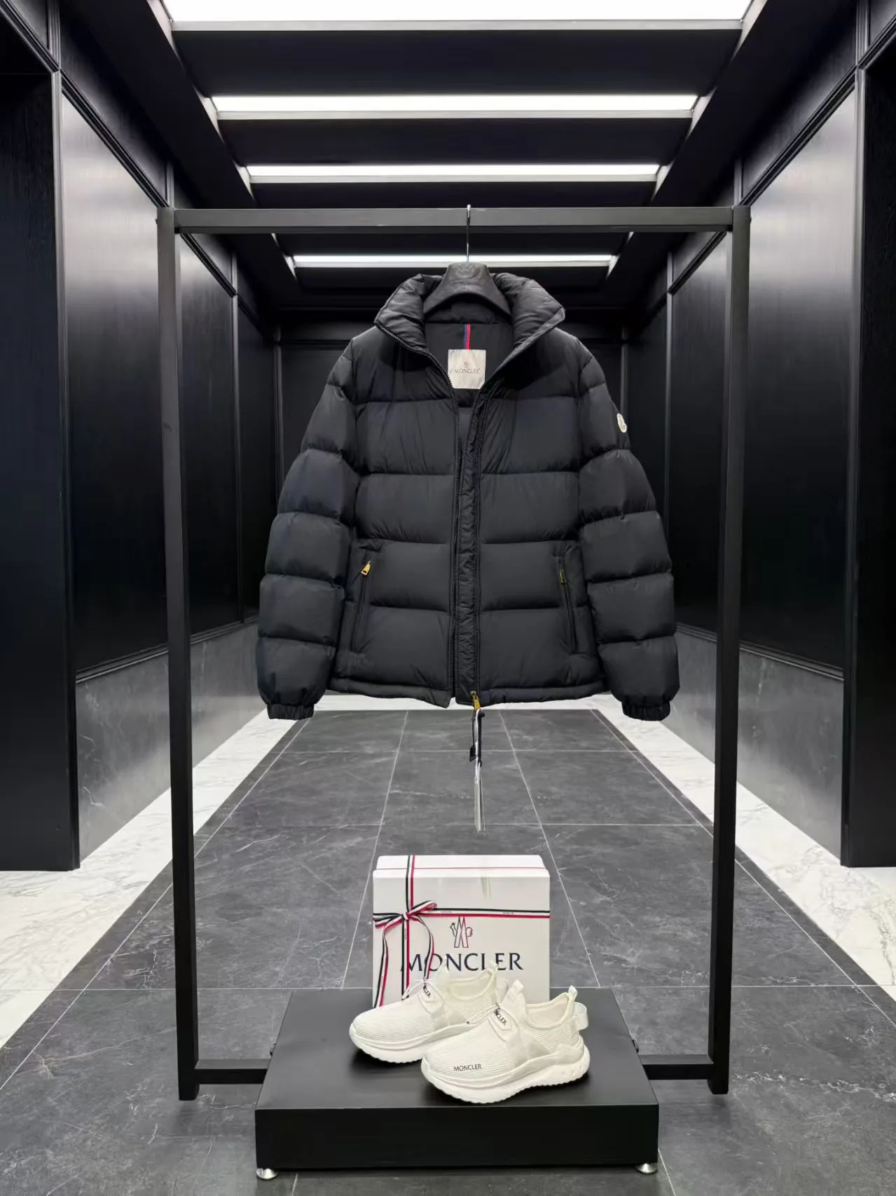 Куртки И Пуховики Мужские Moncler 170952