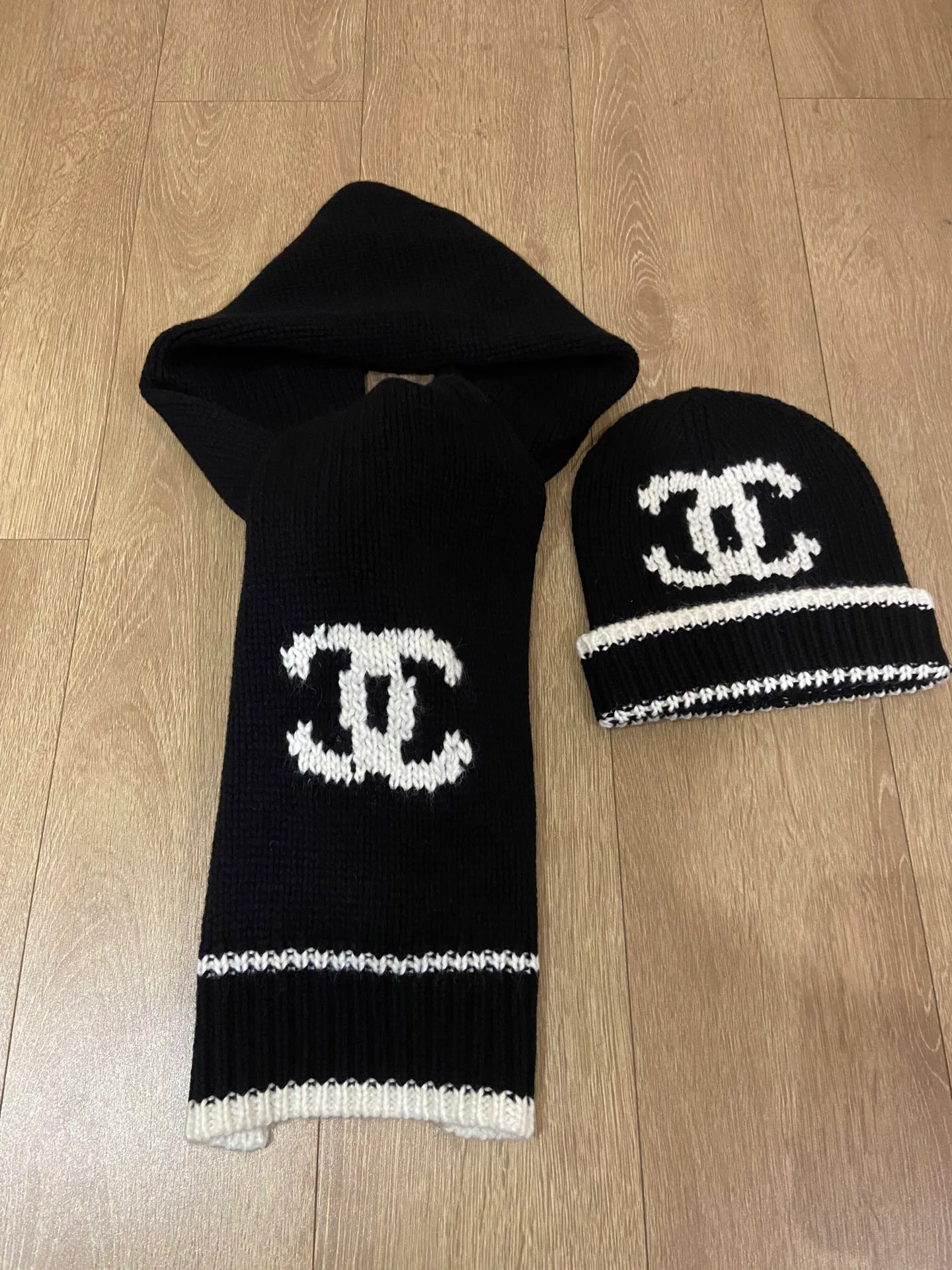 Шарфы Chanel 18088244